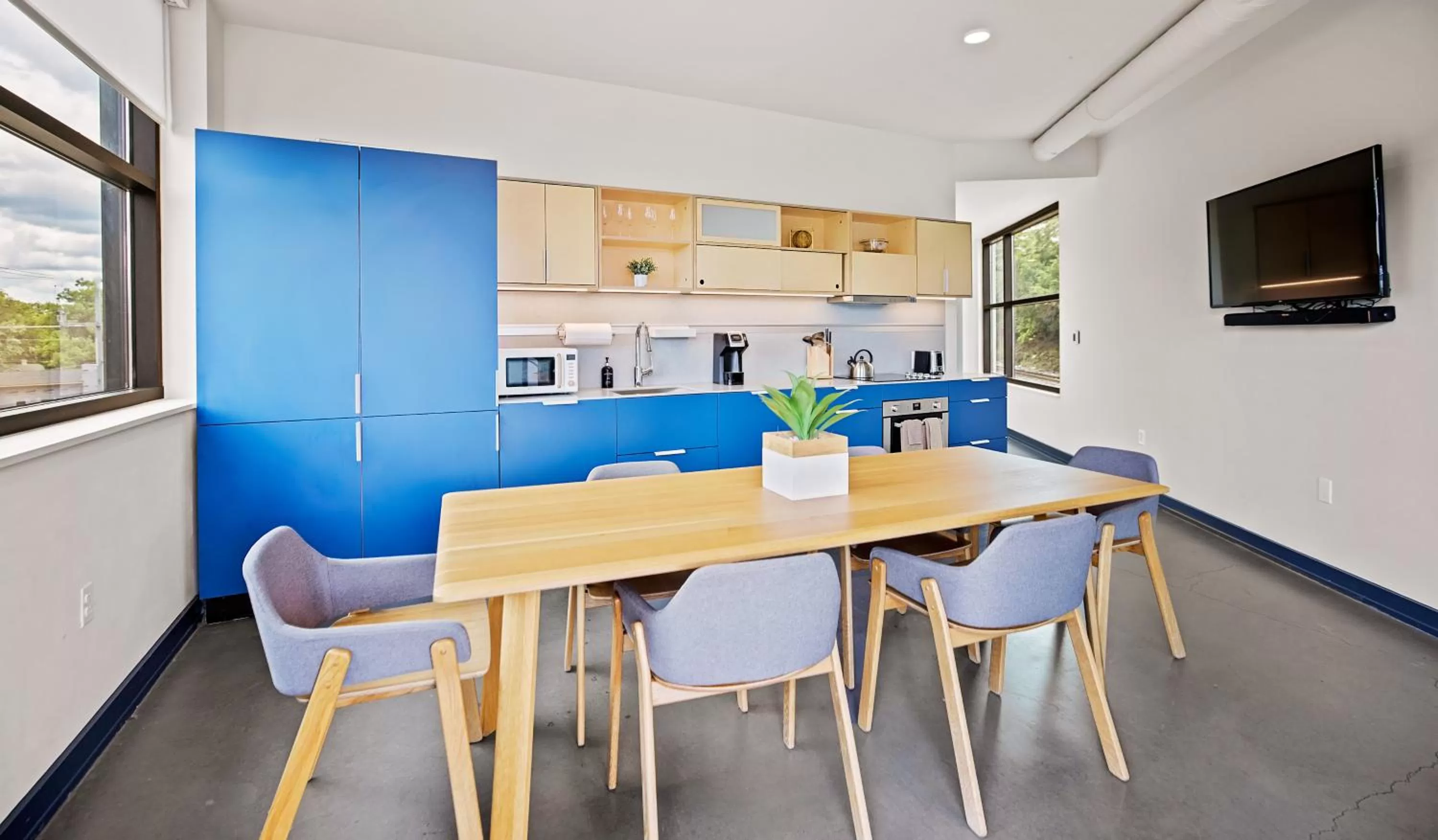 Kitchen or kitchenette in Placemakr Wedgewood-Houston - South Nashville