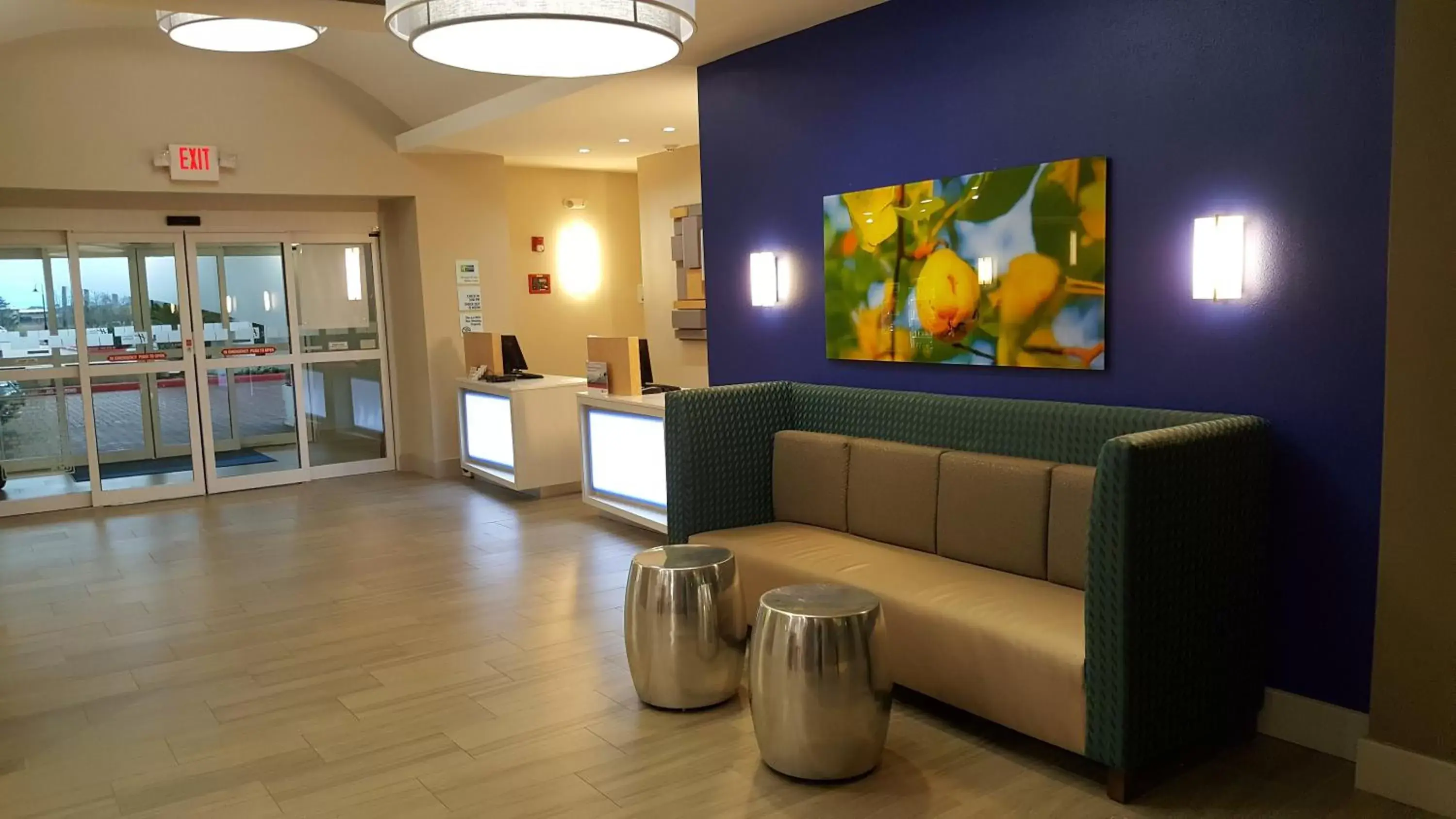 Lobby or reception, Seating Area in Holiday Inn Express Pearland, an IHG Hotel