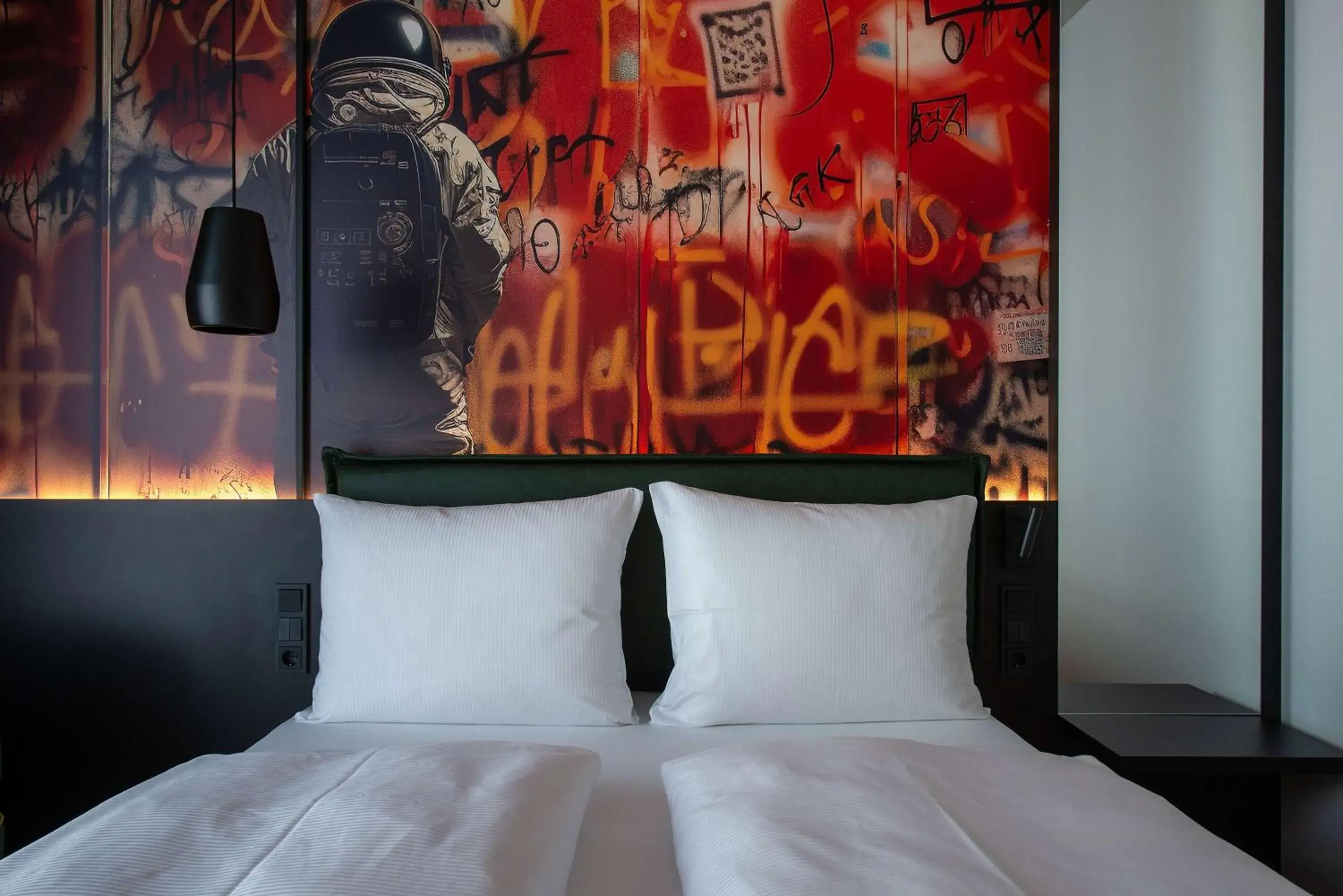 Photo of the whole room, Bed in Vienna House Easy by Wyndham Berlin Potsdamer Platz