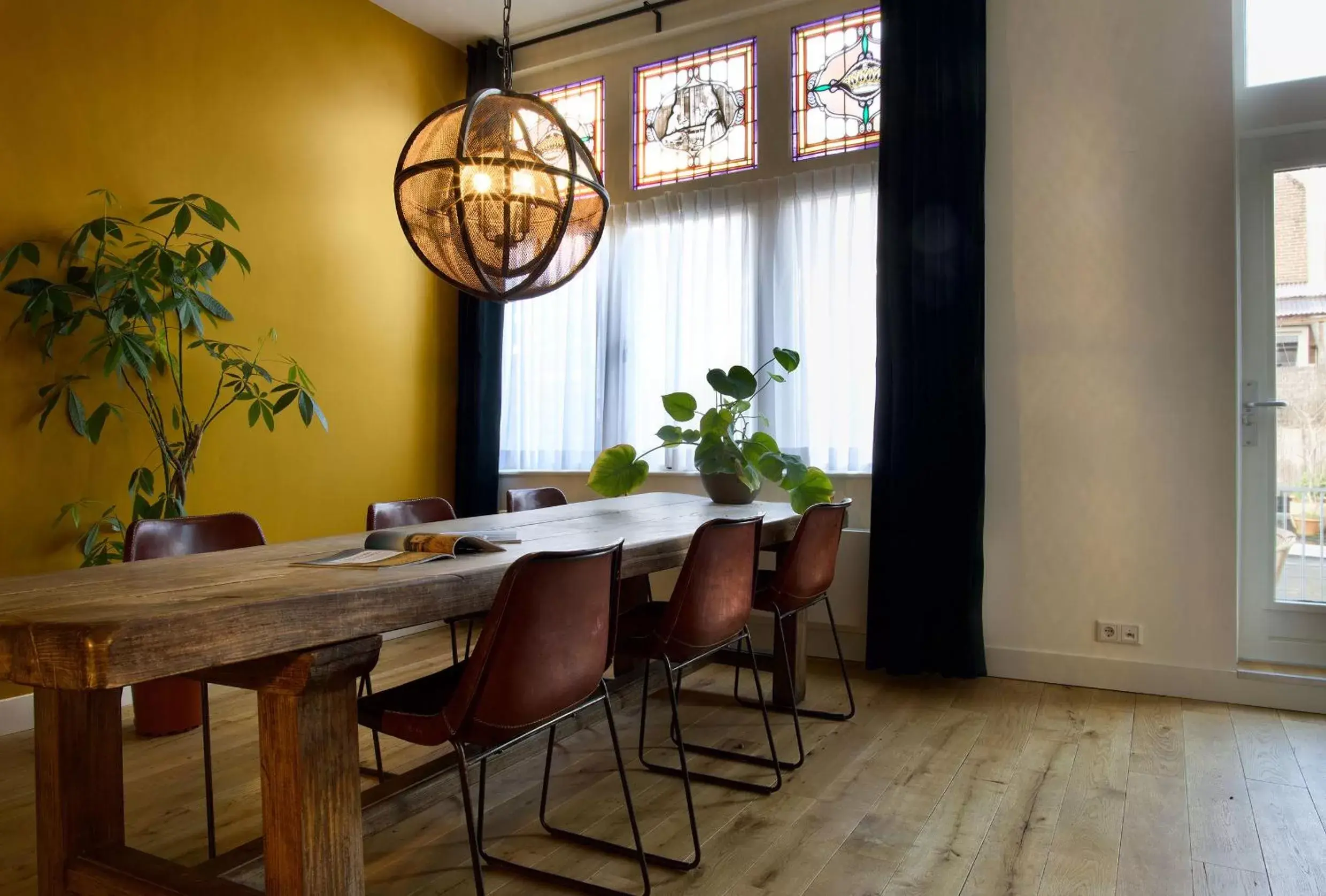 Dining Area in Haarlem Hotel Suites