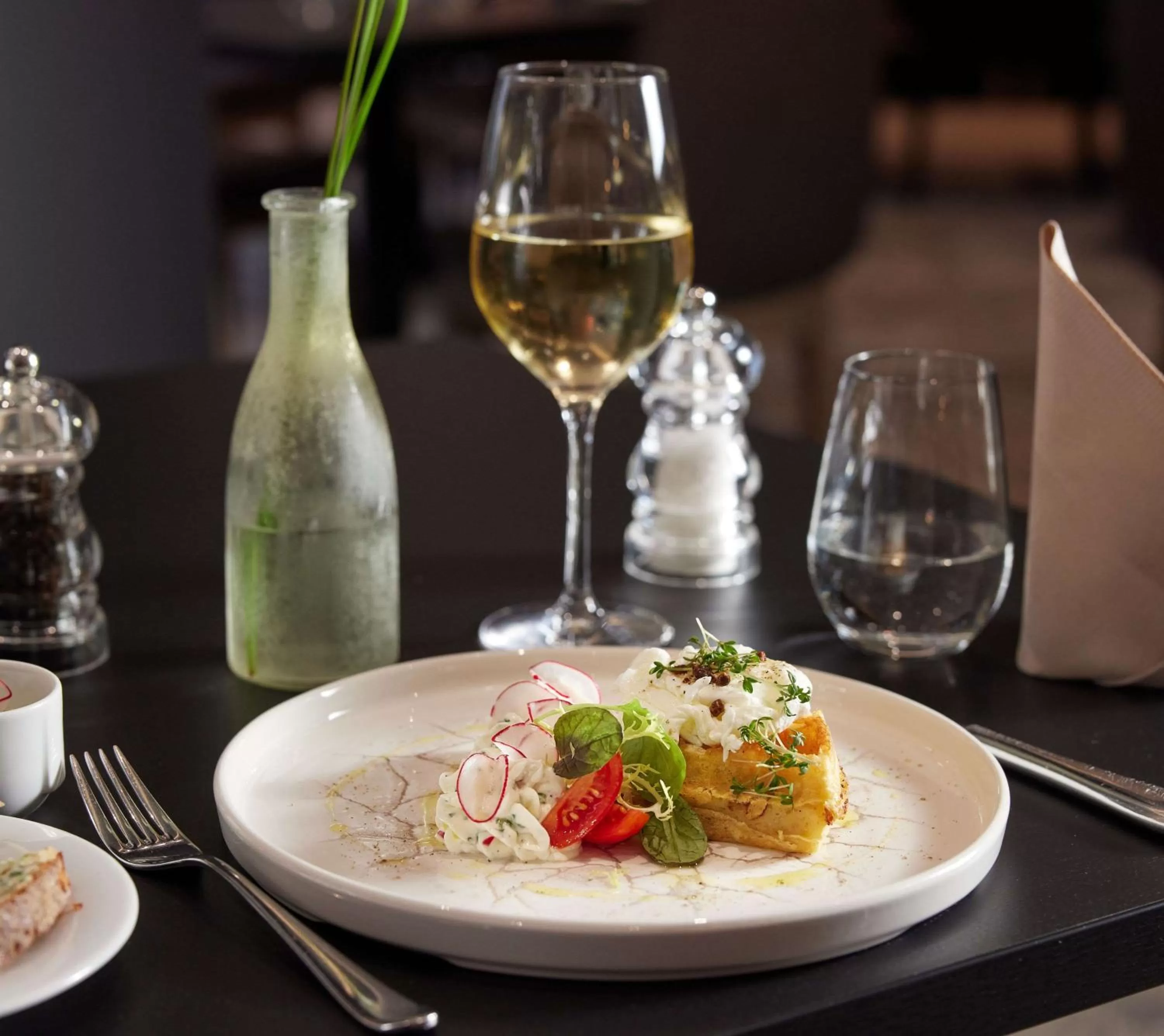 Restaurant/places to eat in DoubleTree by Hilton Hannover Schweizerhof