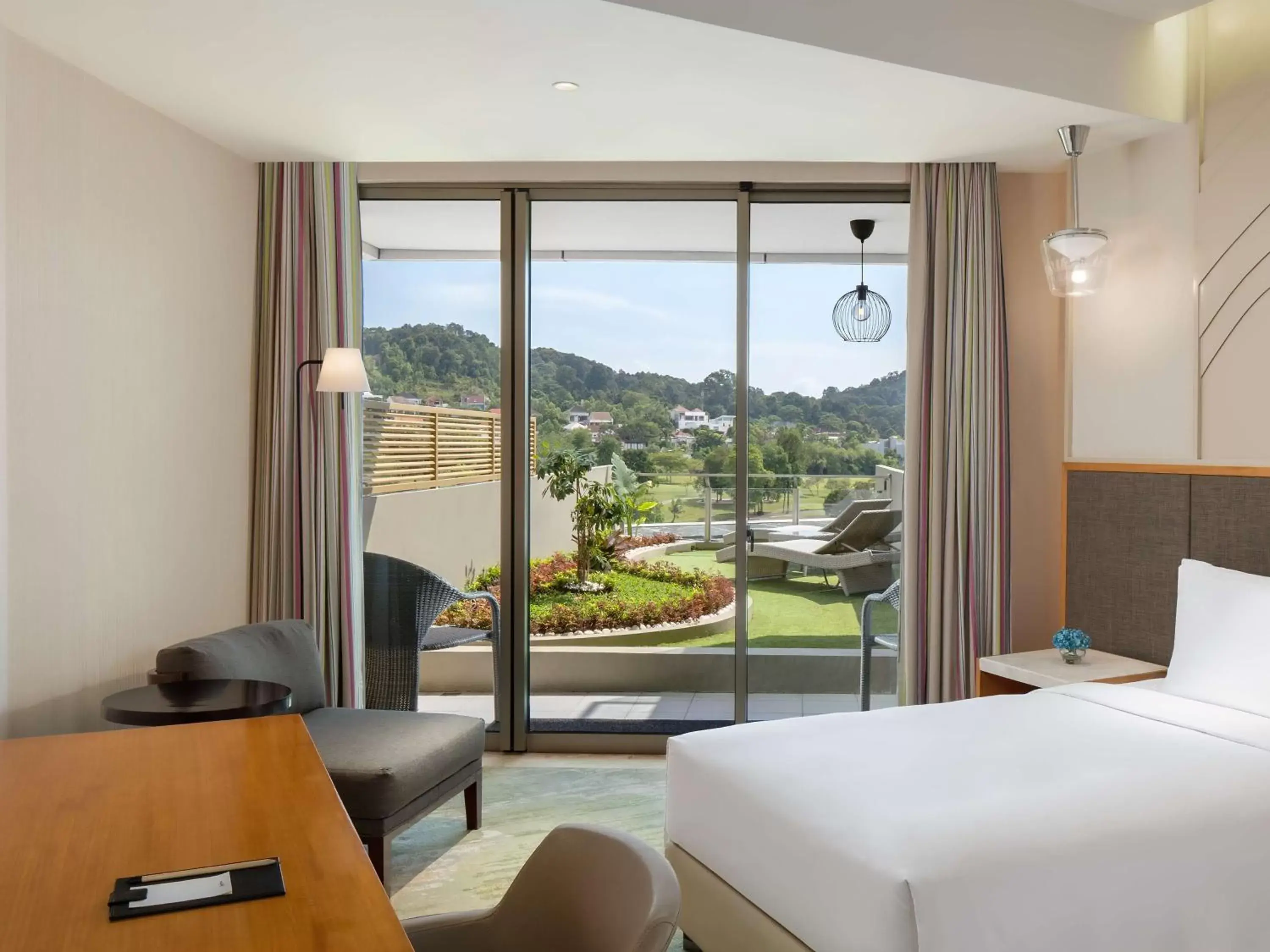 Bedroom, Bed in Radisson Golf & Convention Center Batam Bedroom, Bed in Radisson Golf & Convention Center Batam