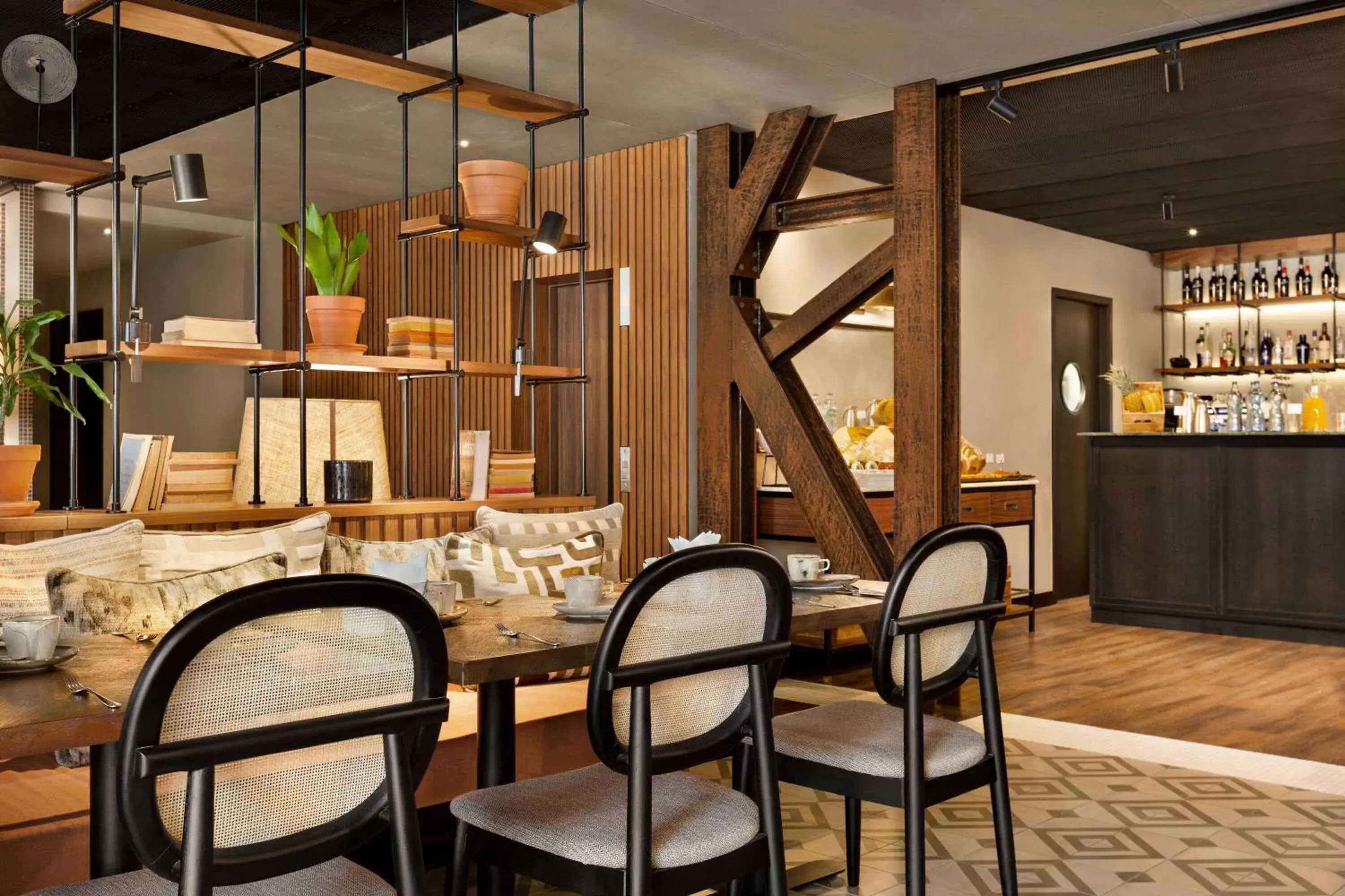 Breakfast, Restaurant/Places to Eat in Fontinha Porto, Trademark Collection by Wyndham