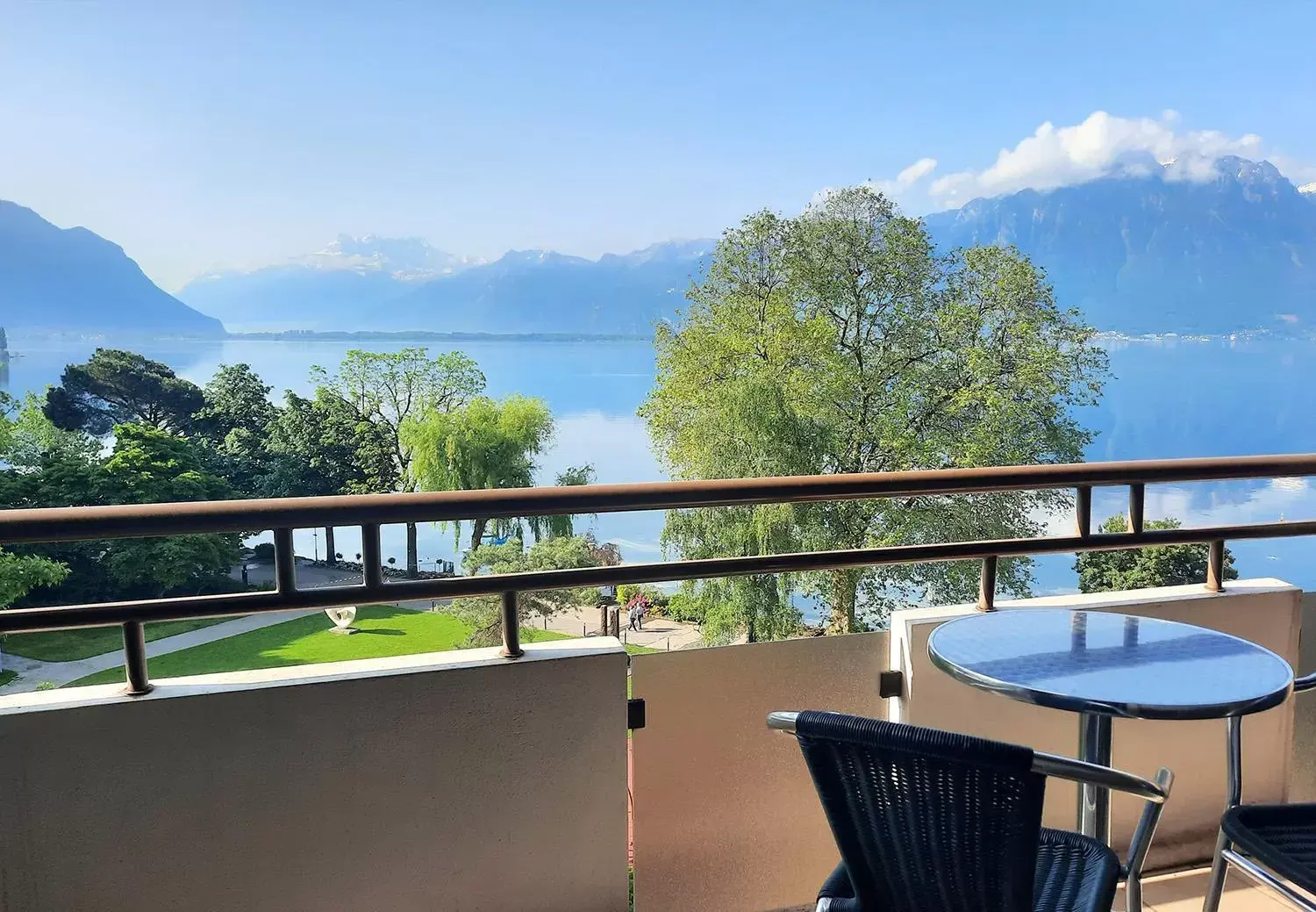 View (from property/room), Balcony/Terrace in Royal Plaza Montreux