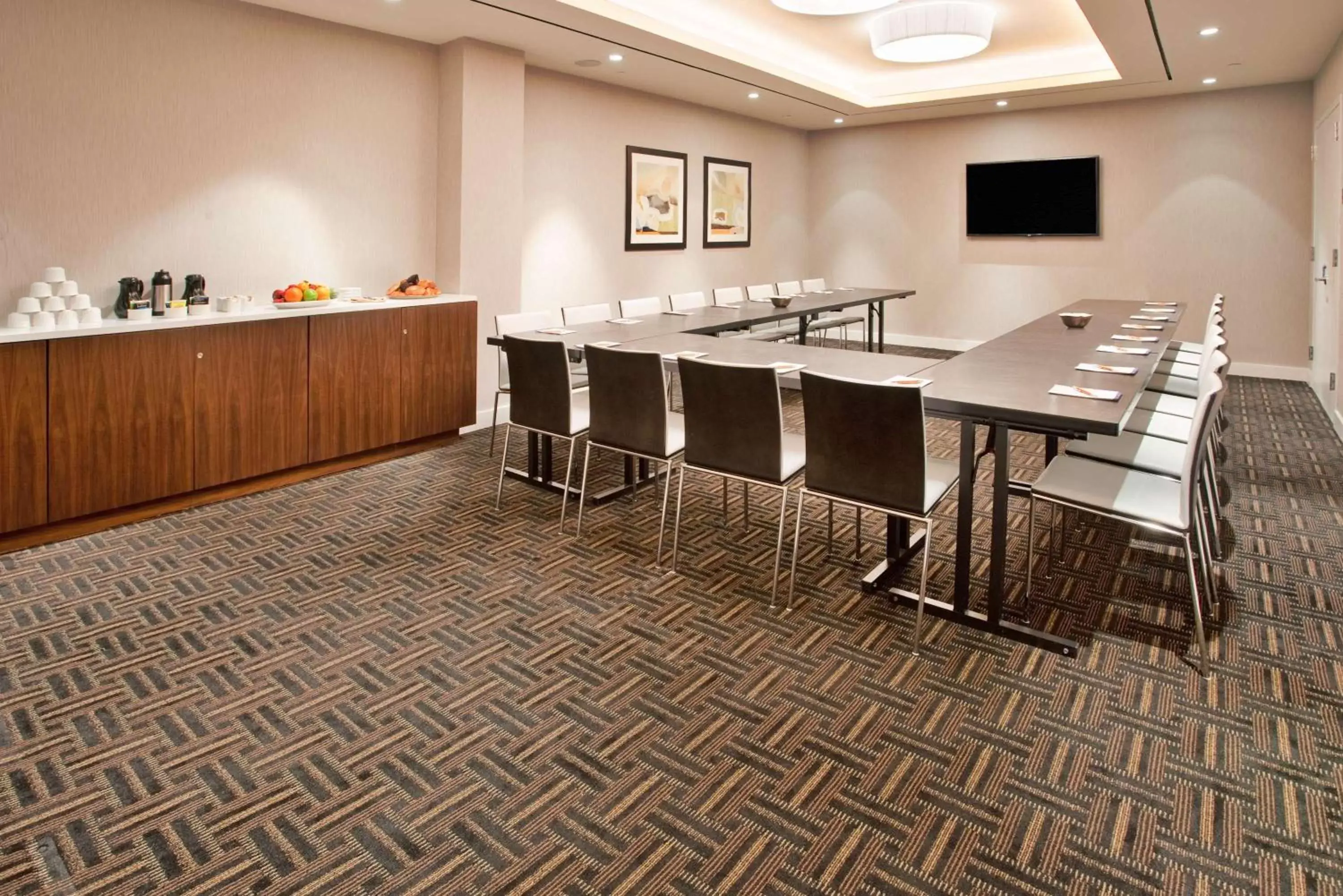 Meeting/conference room in Hilton Garden Inn New York Central Park South-Midtown West
