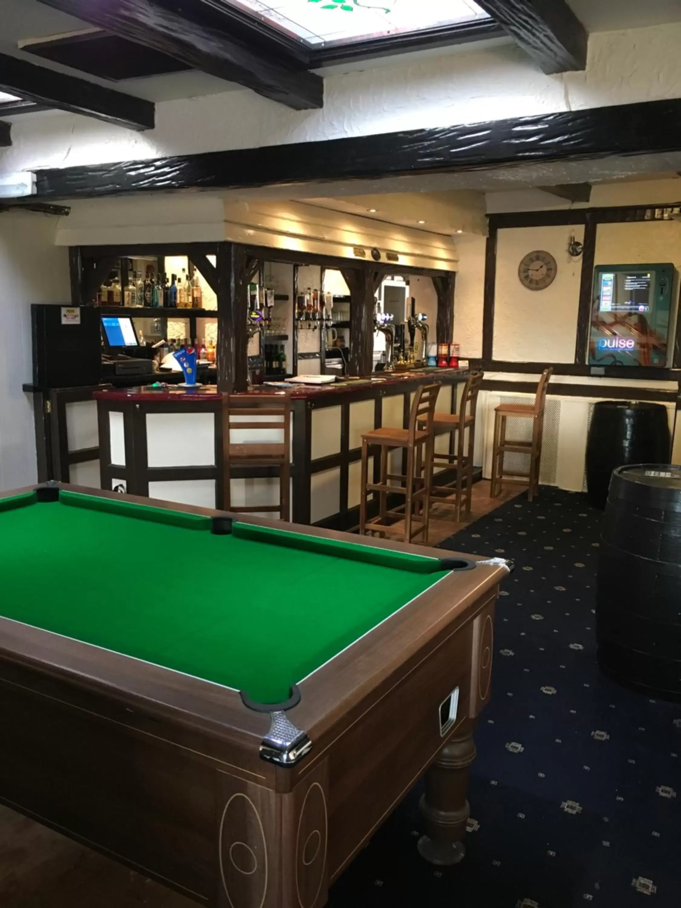Lounge or bar, Billiards in The Buck Inn