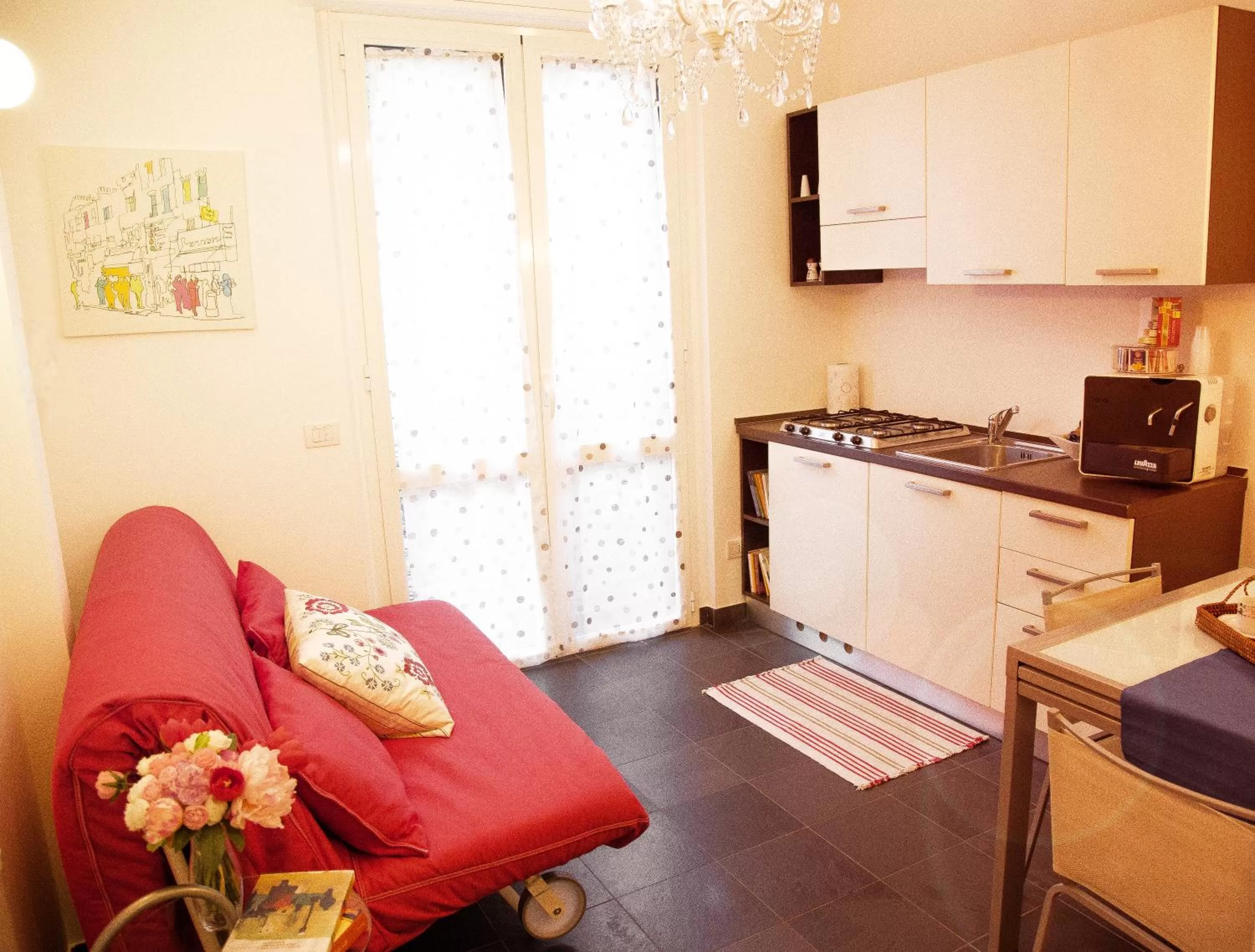 Communal kitchen in La Casetta B&B