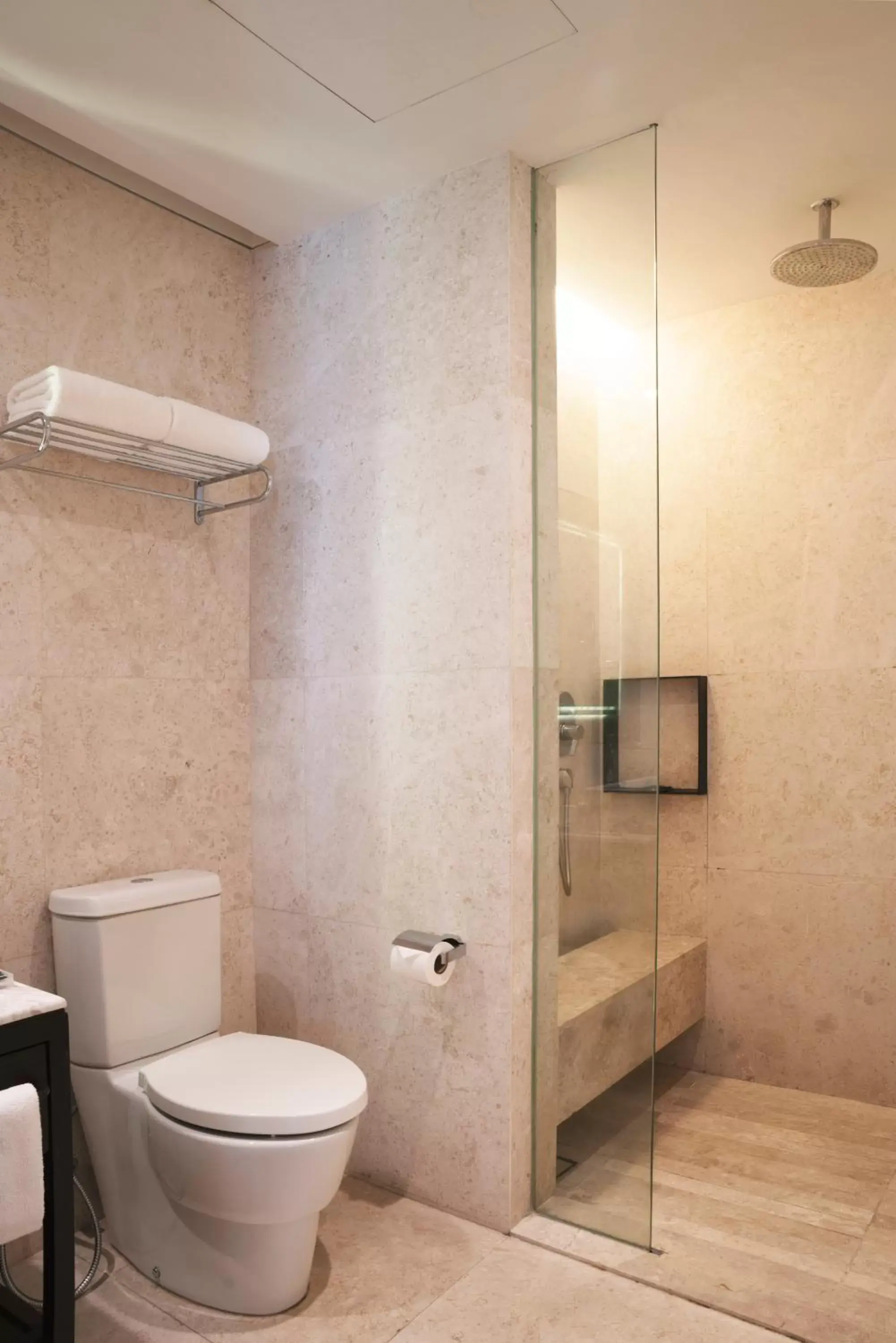 Bathroom in Lanson Place Bukit Ceylon