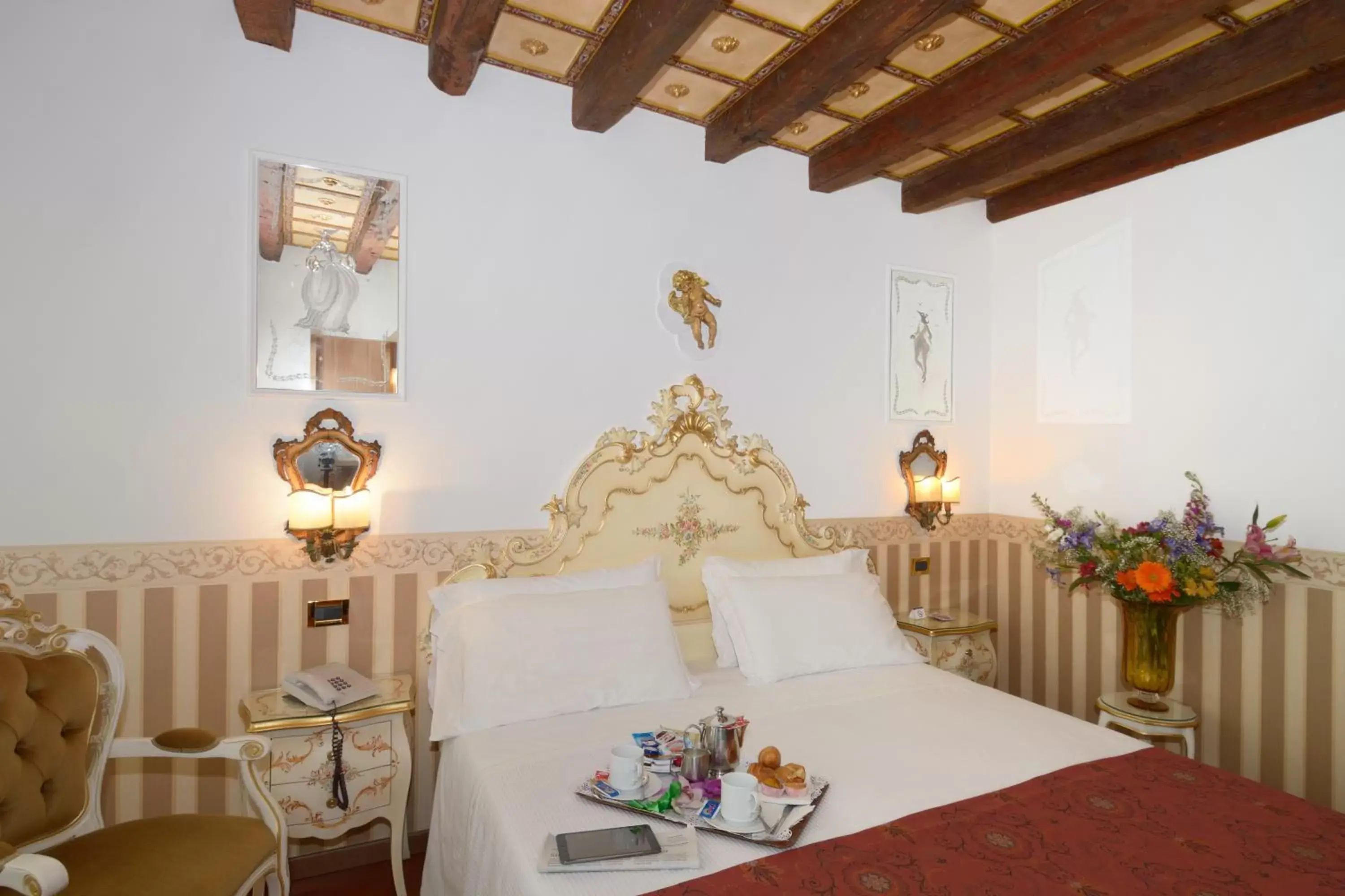 Photo of the whole room, Bed in UNAHOTELS Ala Venezia-Adults 16