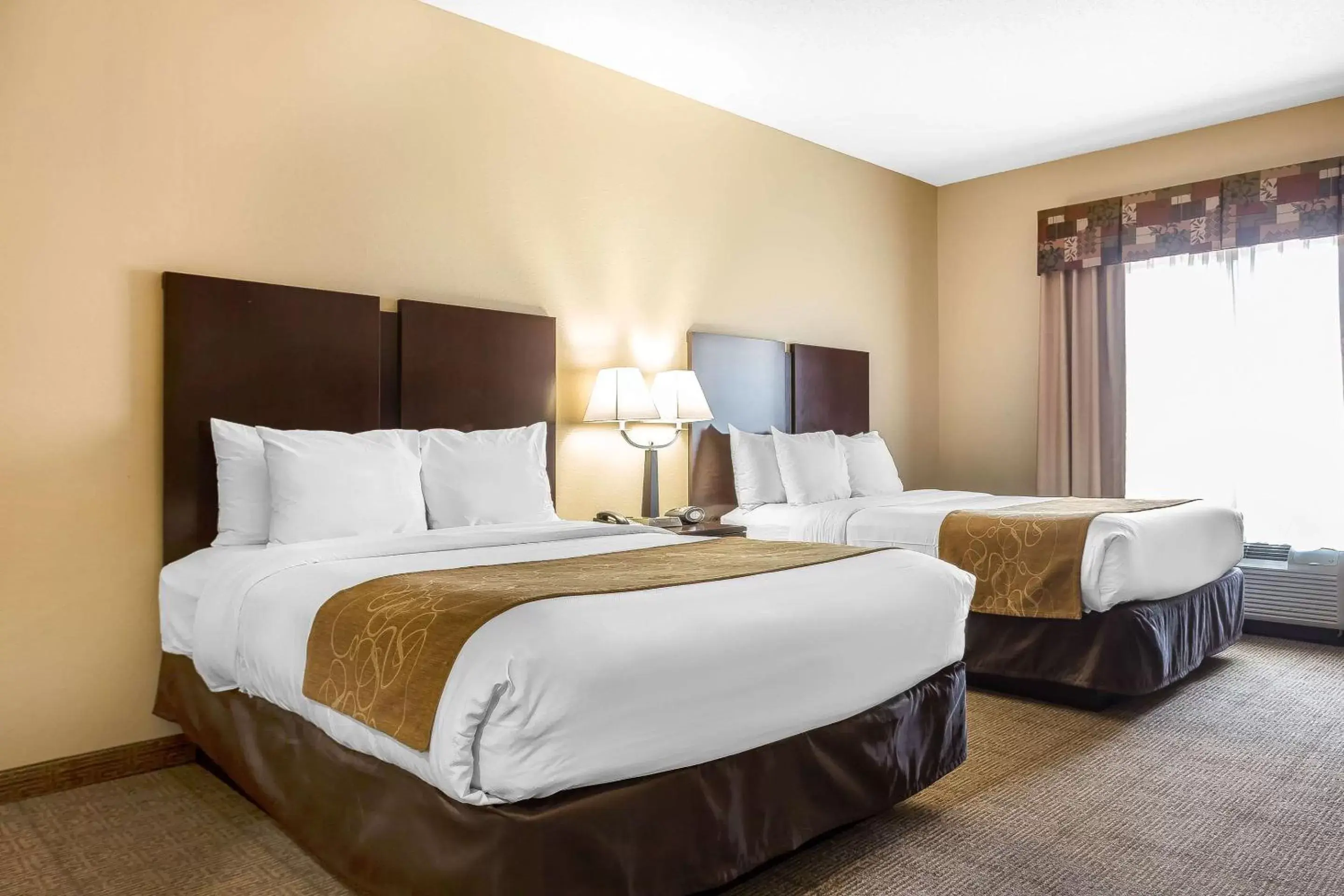 Bedroom, Bed in Comfort Suites Charleston West Ashley