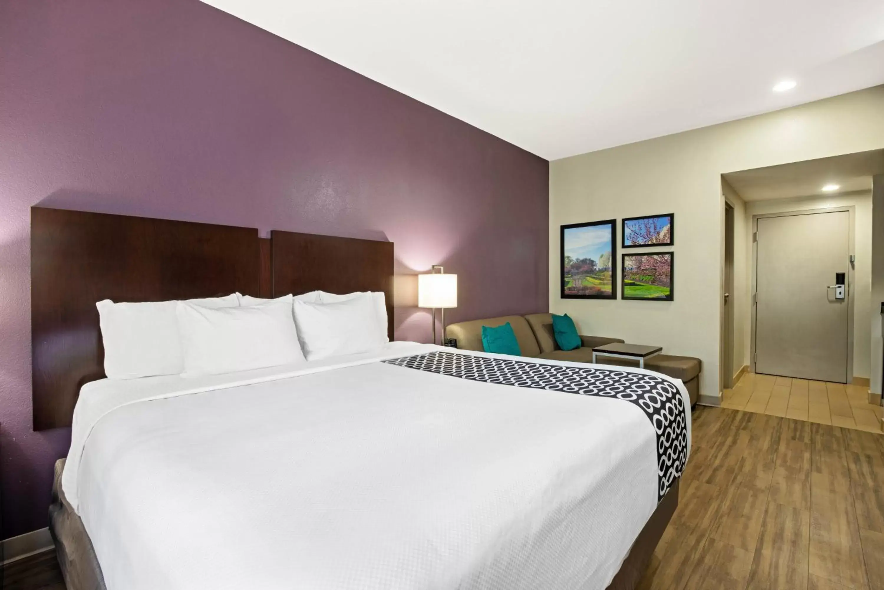 Bed in La Quinta by Wyndham New Cumberland - Harrisburg