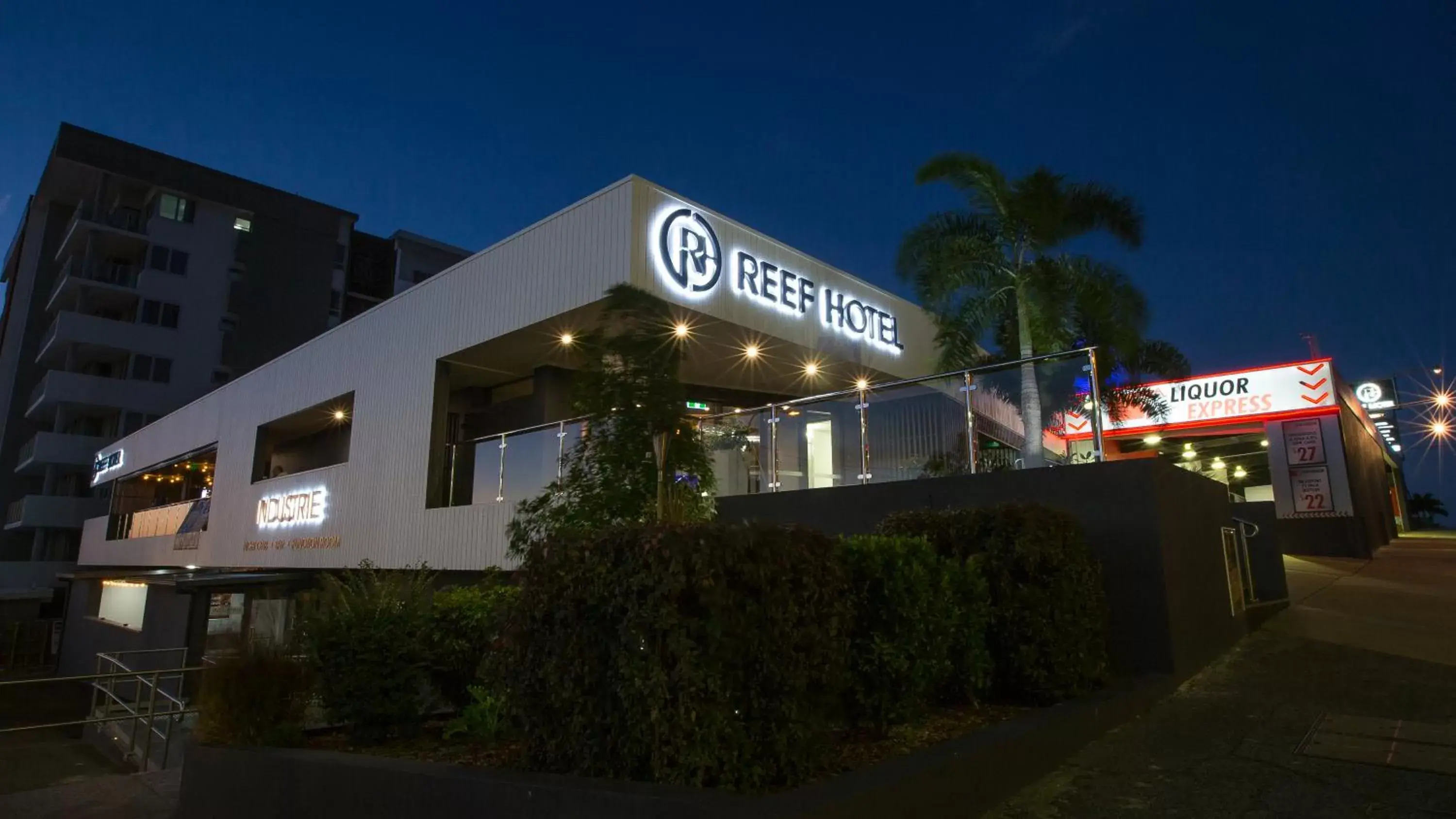 Facade/entrance, Property Building in Gladstone Reef Hotel Motel