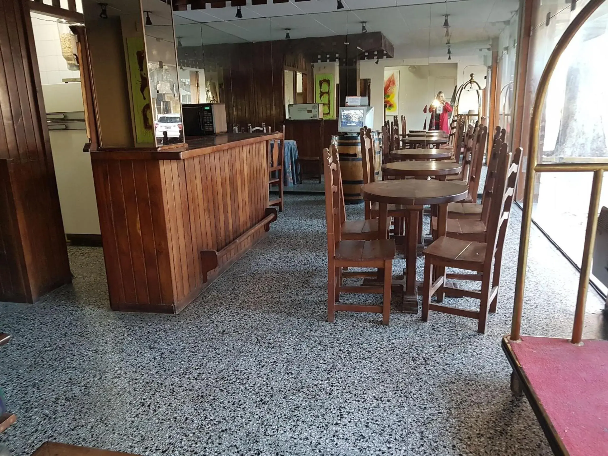 Restaurant/places to eat in Laerte Hotel Mendoza