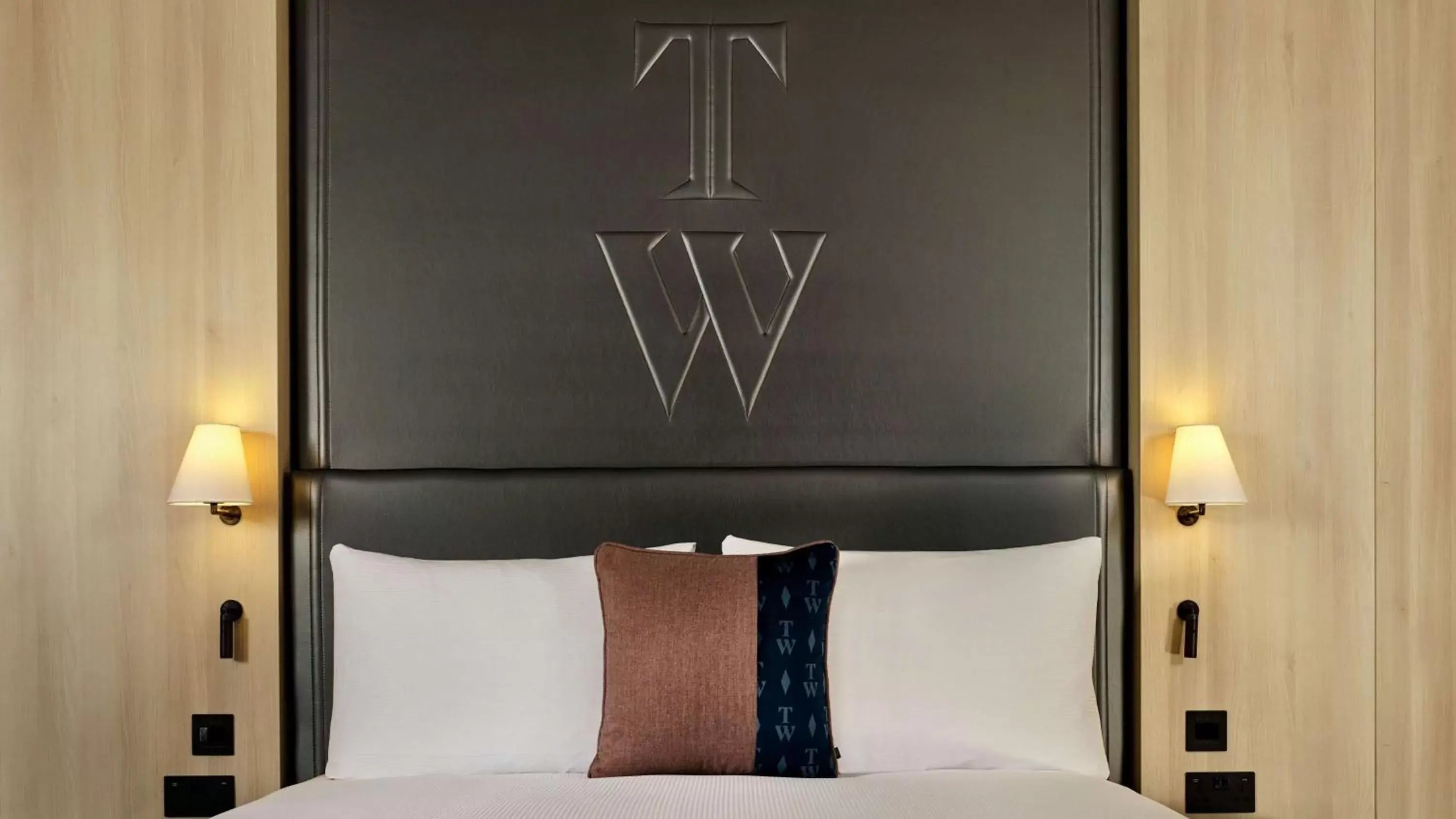 Bed in The Westminster London, Curio Collection by Hilton