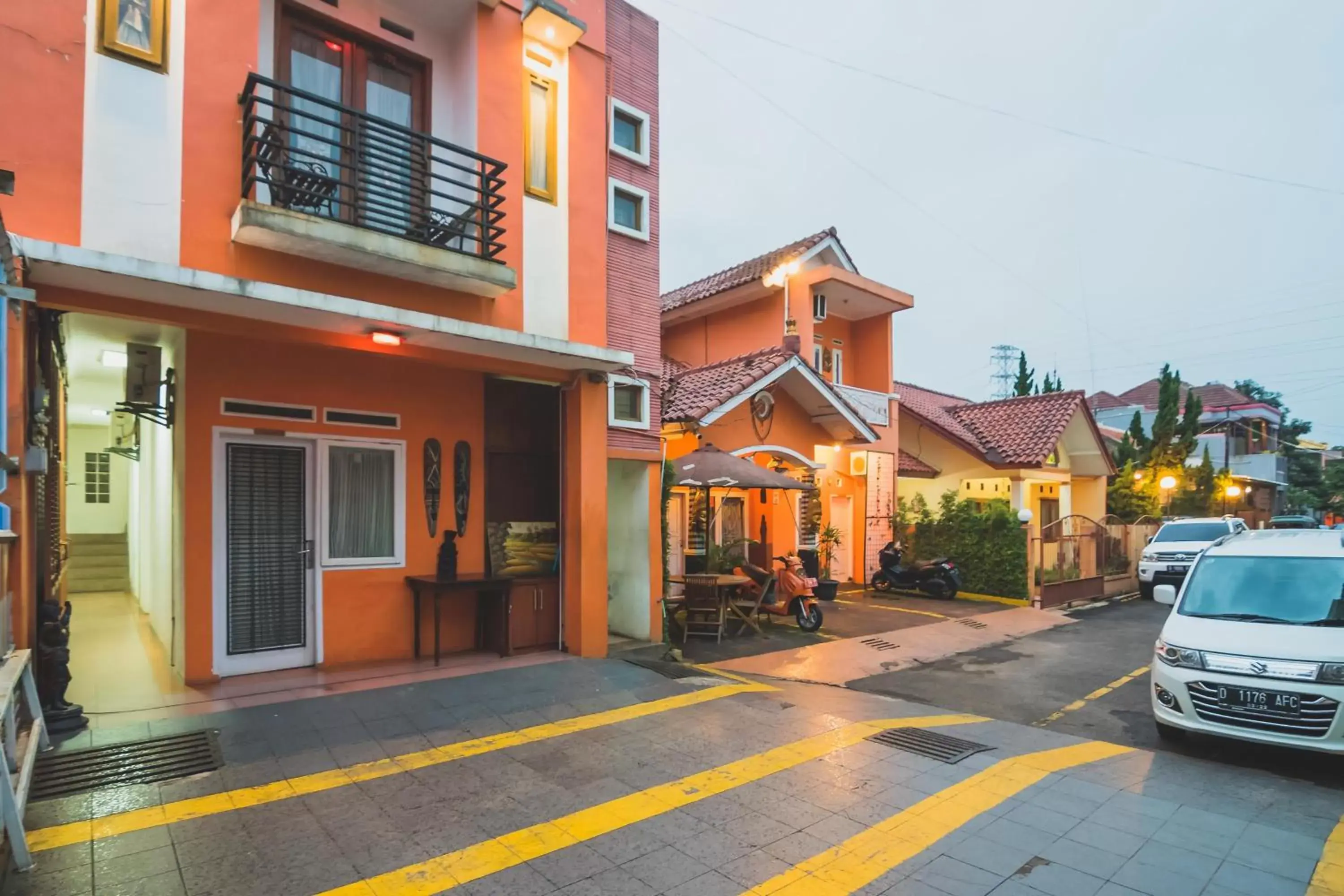 Property building in RedDoorz Syariah near Margahayu Raya Property building in RedDoorz Syariah near Margahayu Raya