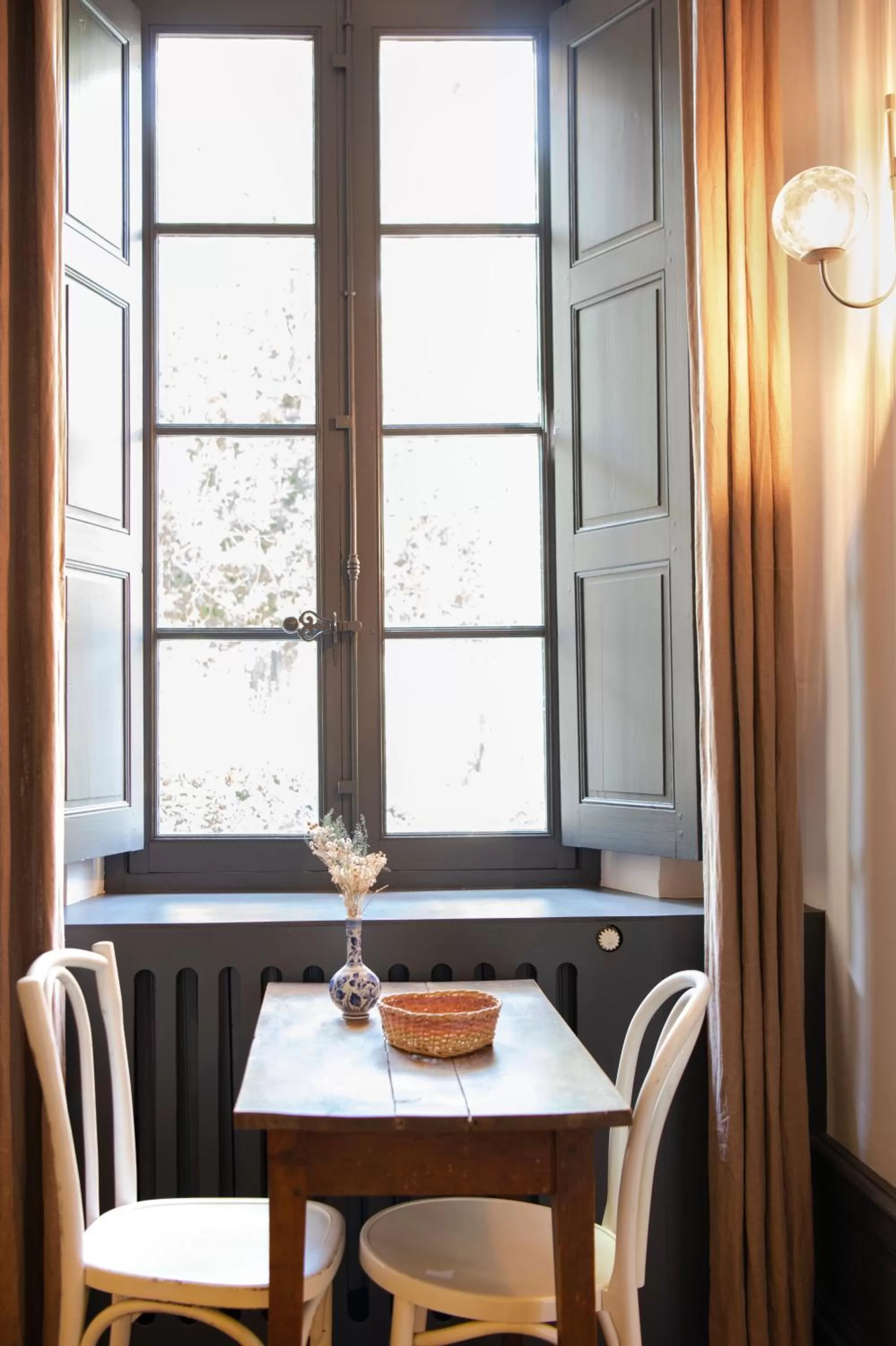 Dining area in Maison Sumiane