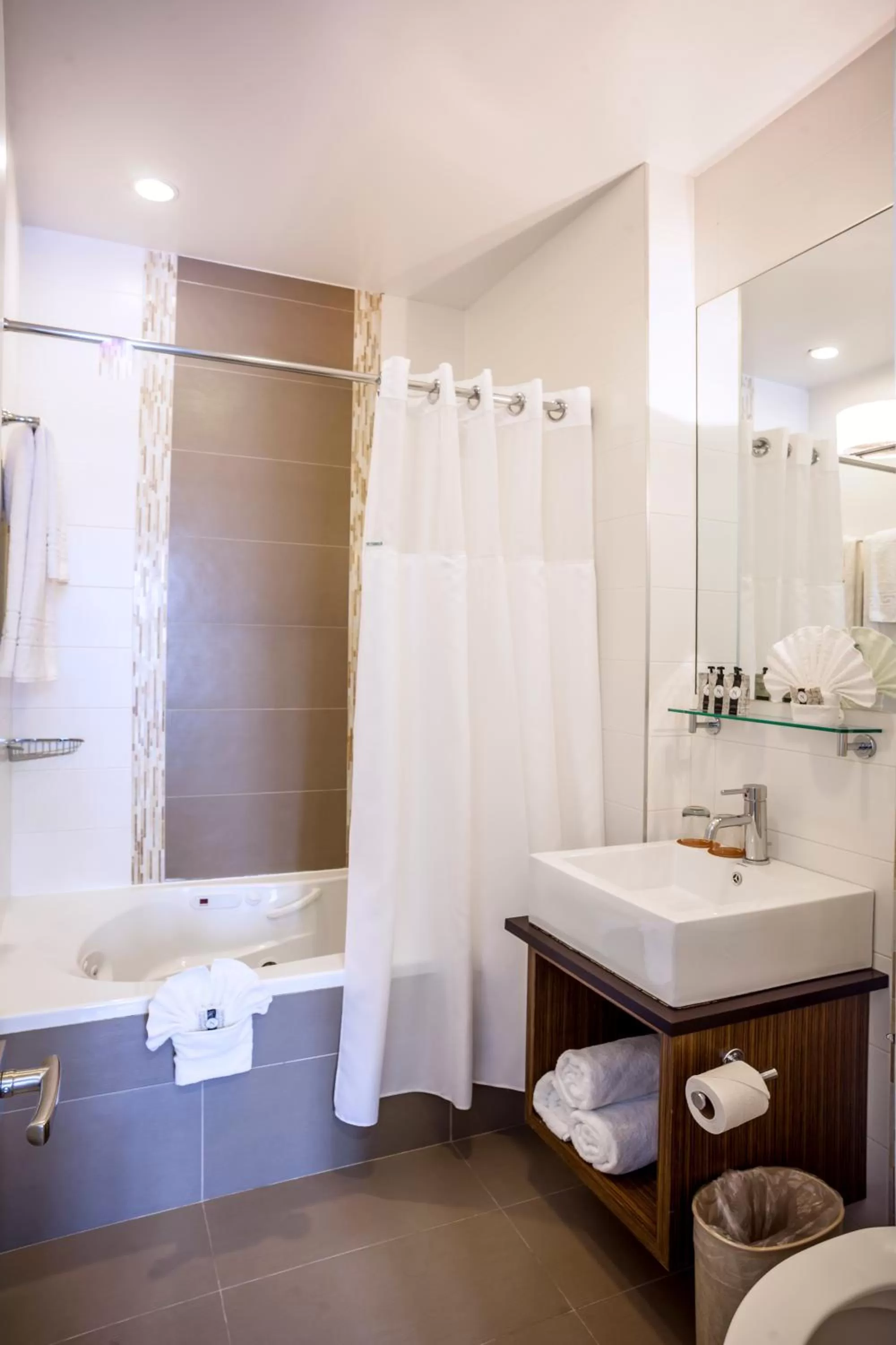 Bathroom in Aura Hotel Brooklyn