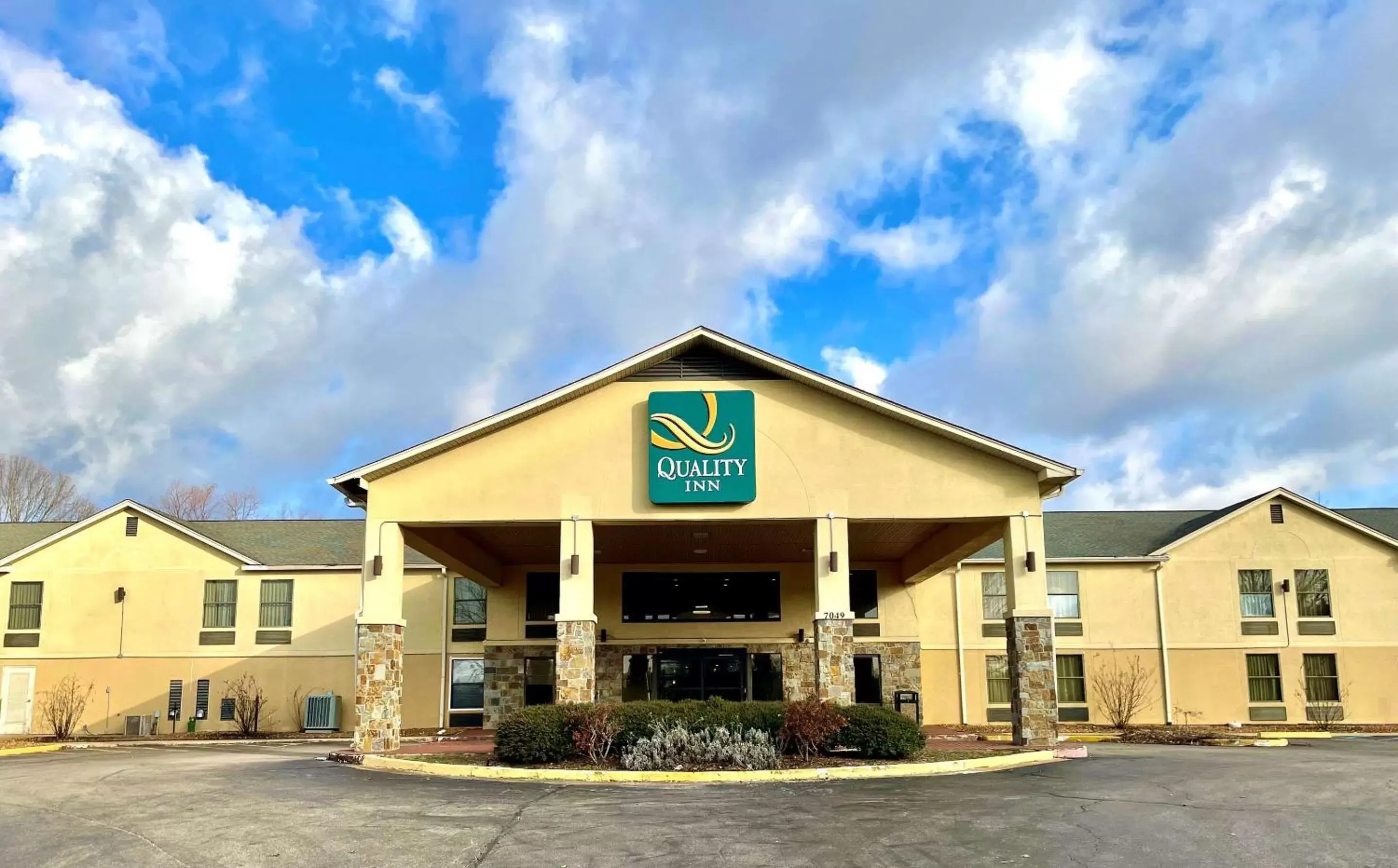 Property building in Quality Inn Olive Branch
