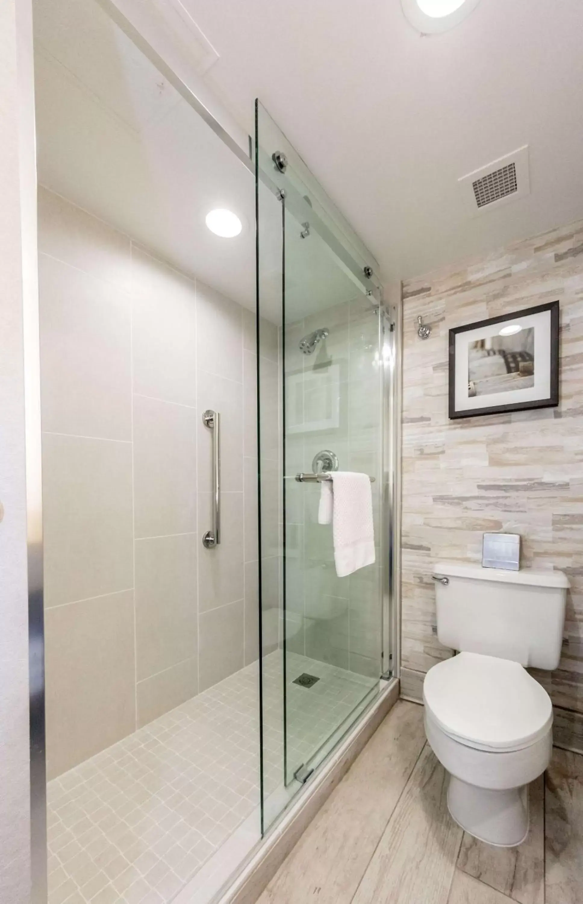 Bathroom in Embassy Suites by Hilton Lexington Green