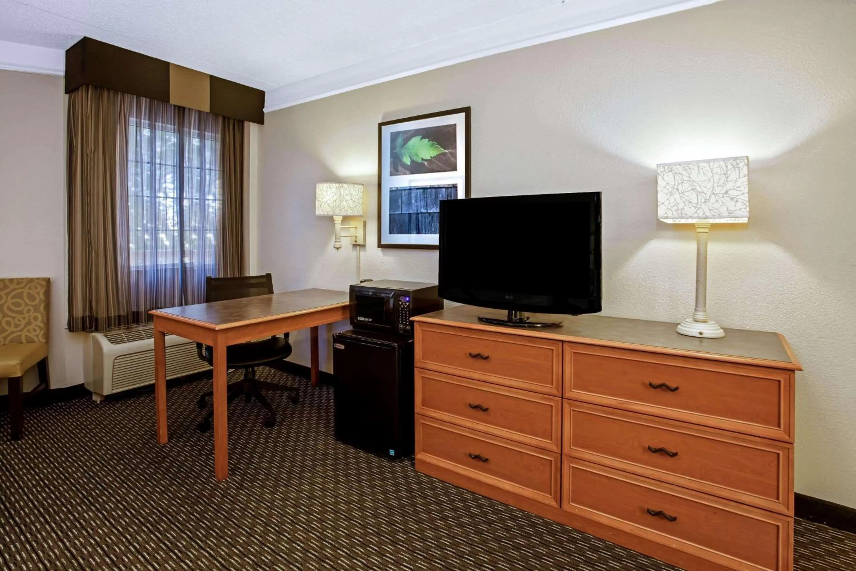 Photo of the whole room in La Quinta by Wyndham Tucson Airport