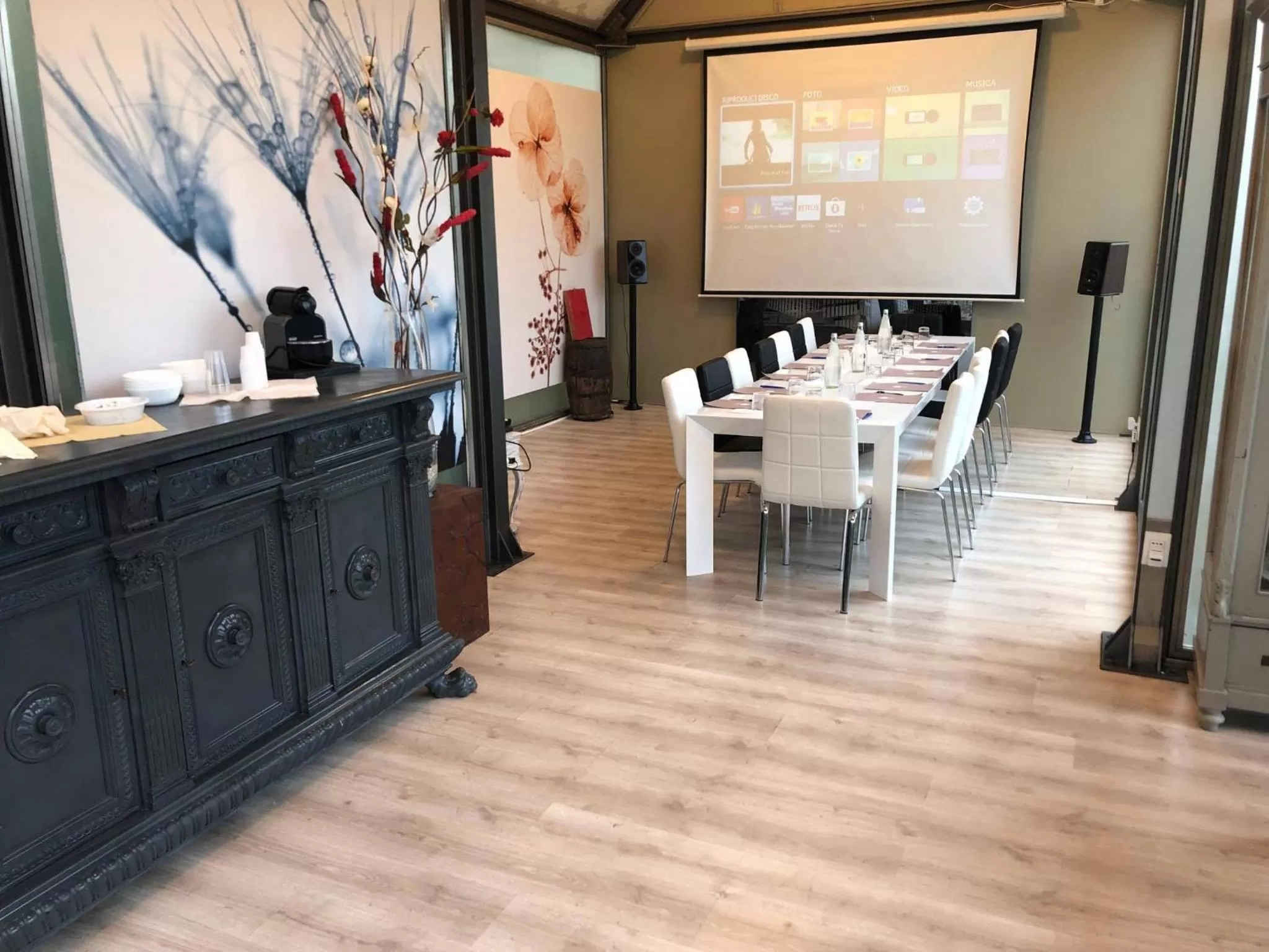 Meeting/conference room in Villa Aruch