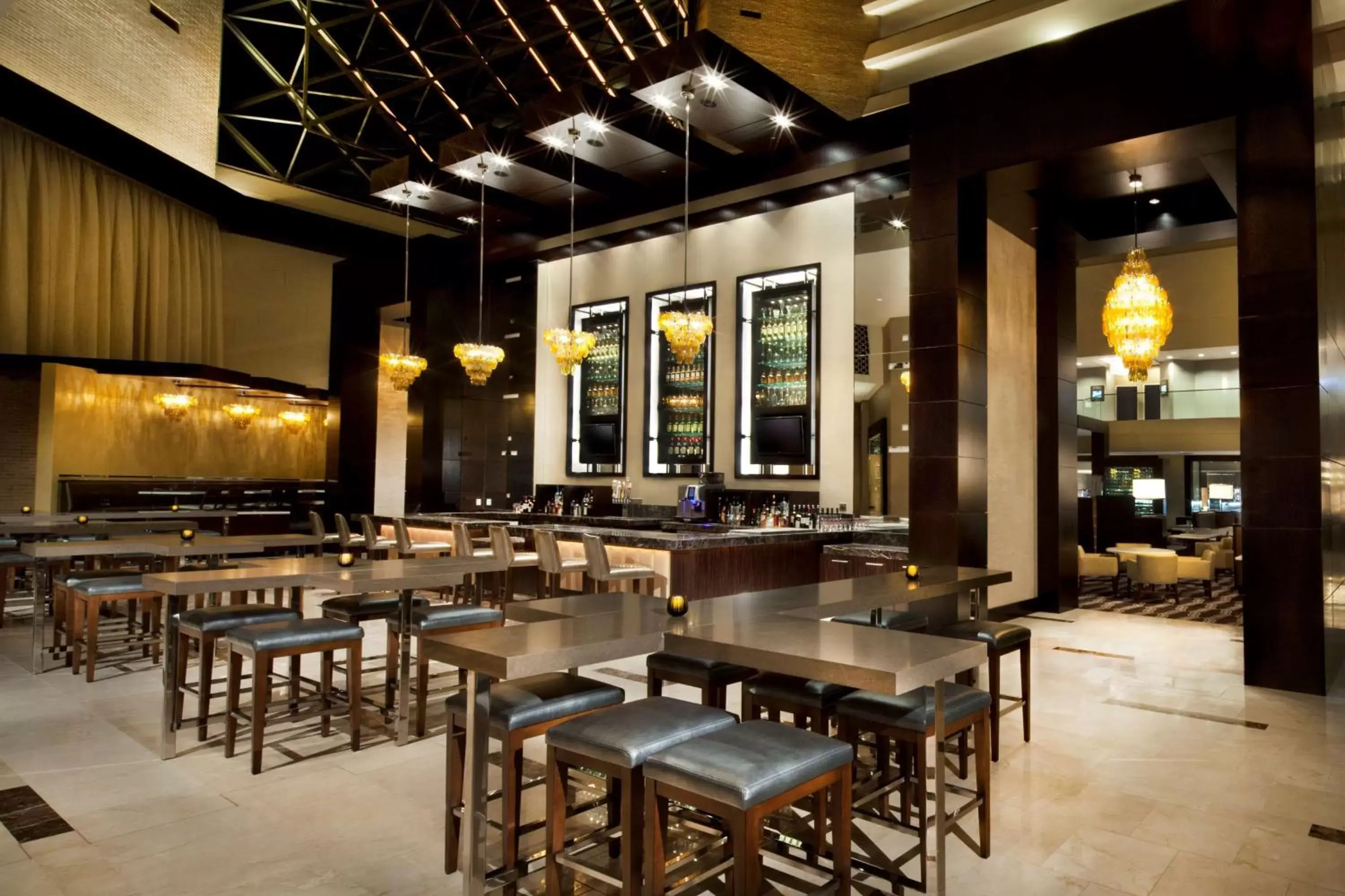Lounge or bar, Restaurant/Places to Eat in Hyatt Regency New Orleans