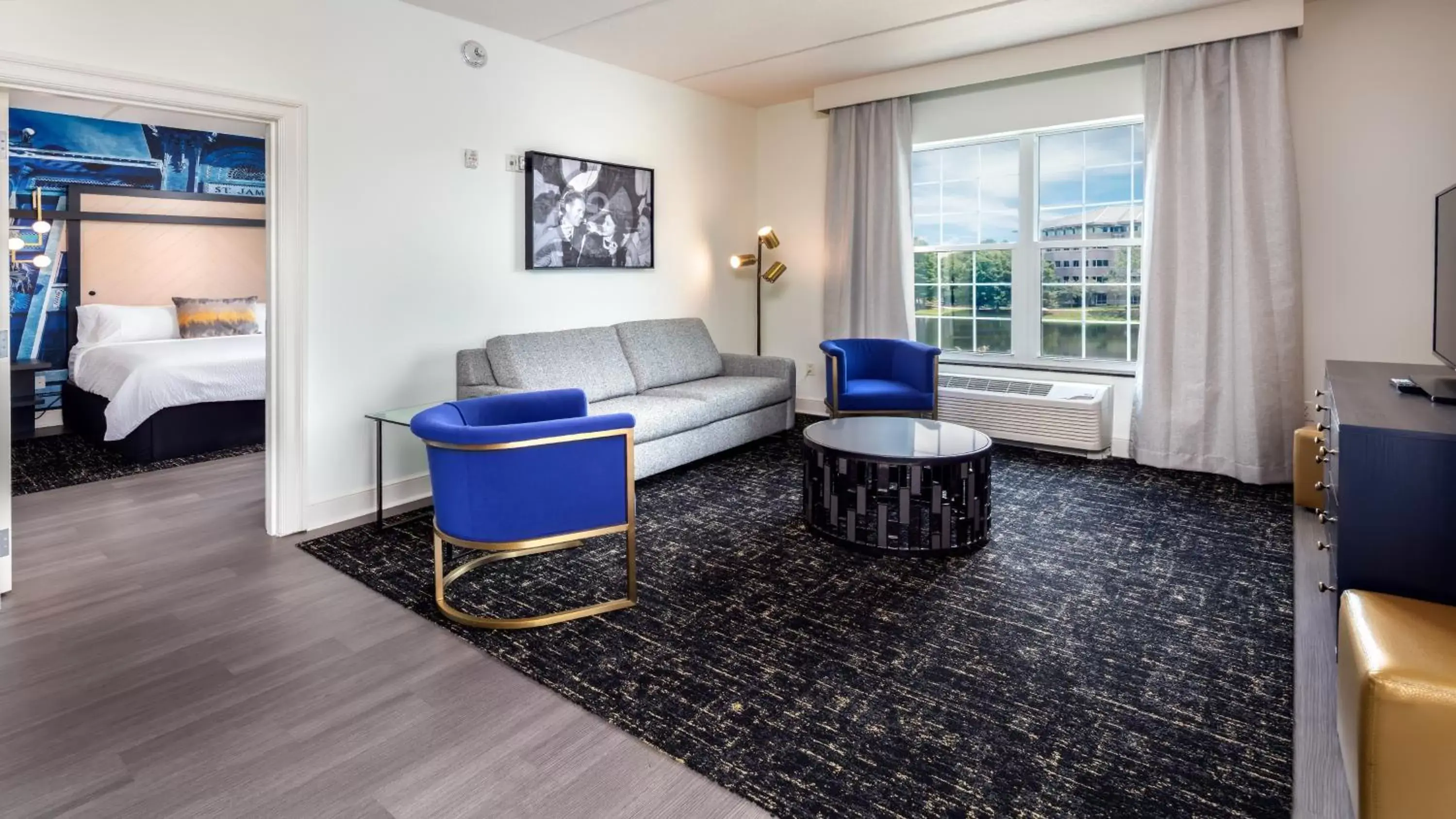 Bedroom, Seating Area in Hotel Indigo Jacksonville-Deerwood Park, an IHG Hotel