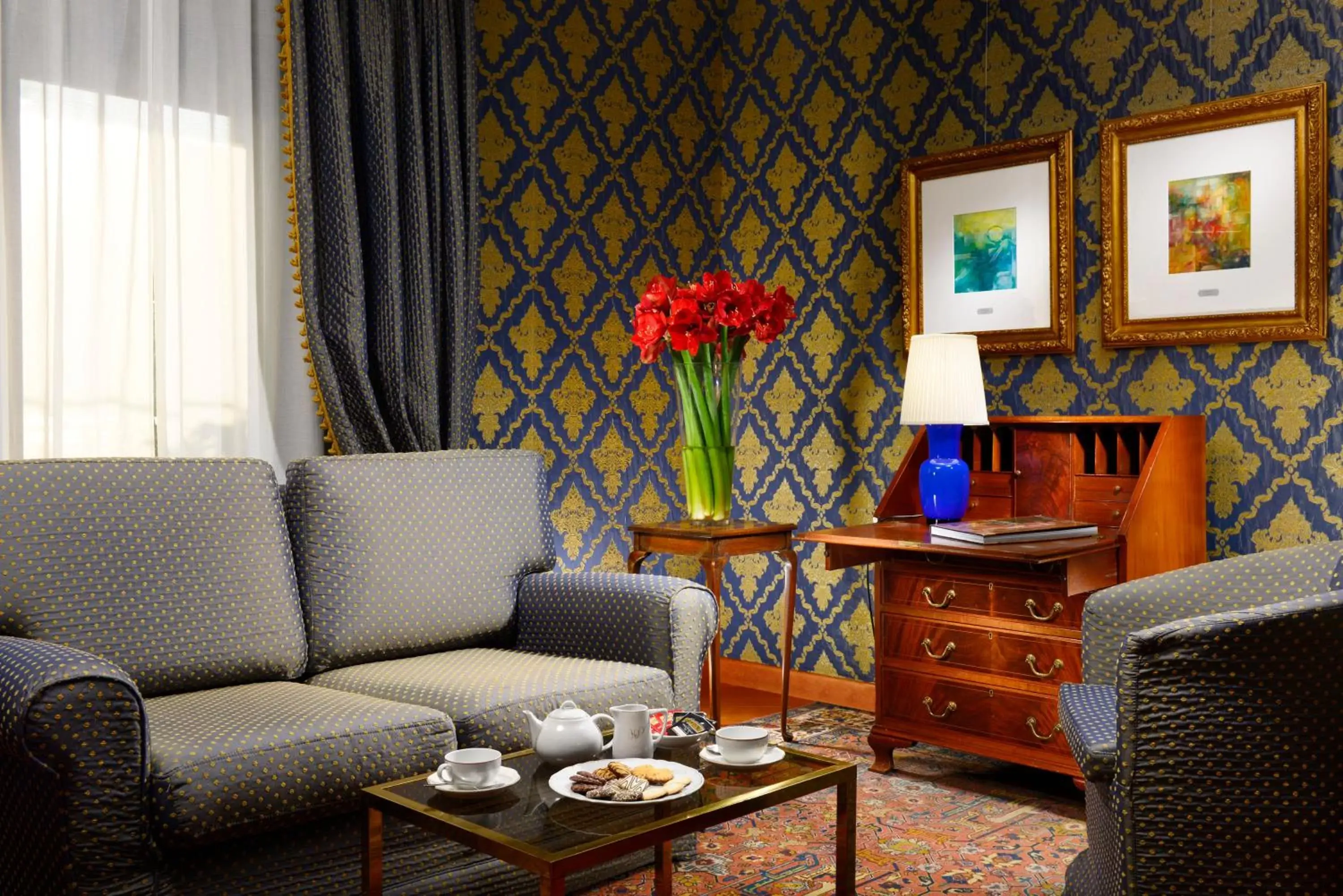 Living room, Seating Area in Hotel Pierre Milano