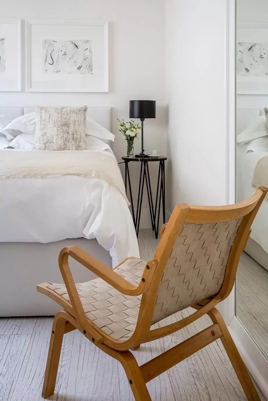 Bedroom, Bed in White Villa Tel Aviv Hotel