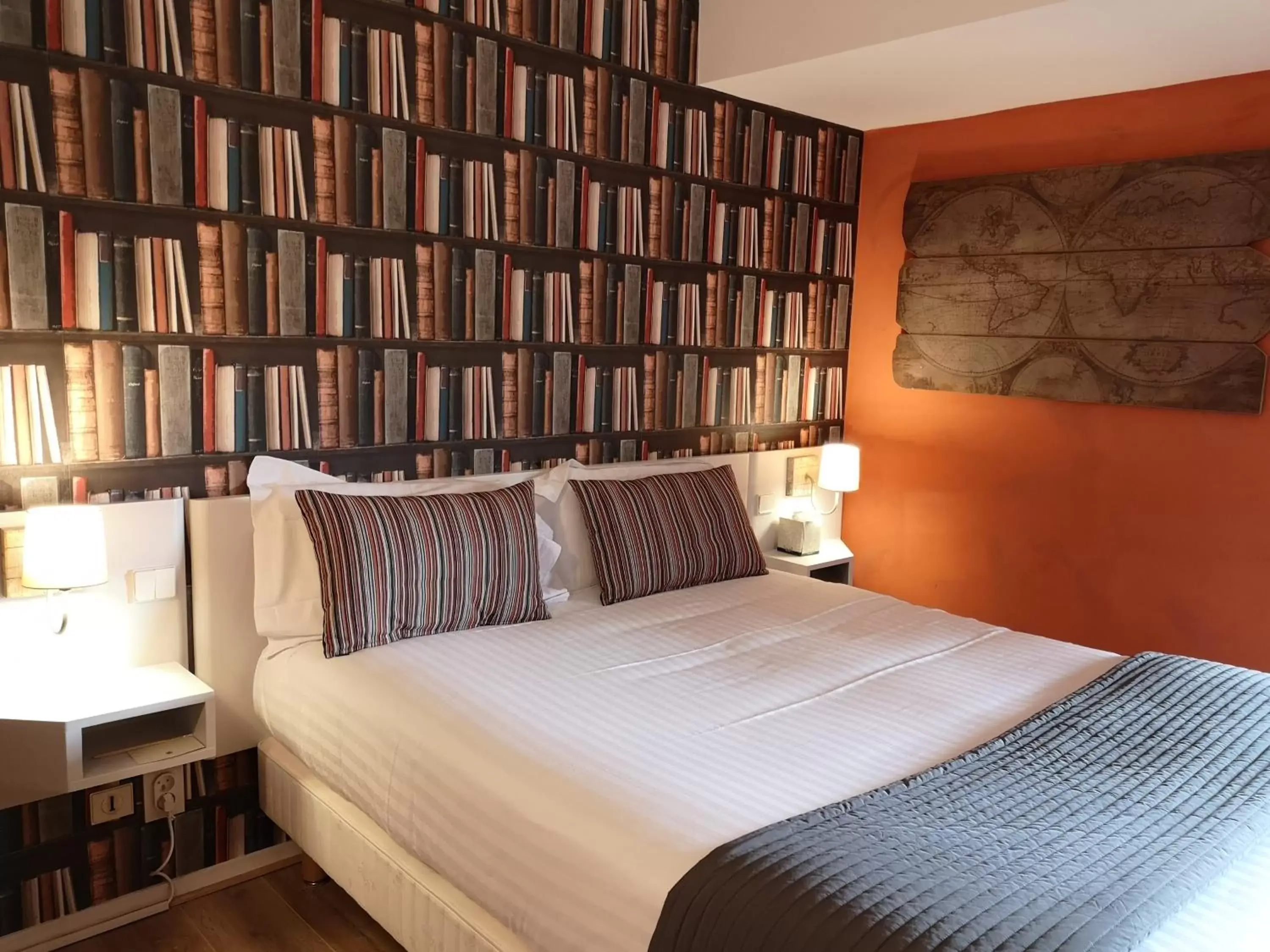 Bed in Les Secrets Château Pey La Tour - Groupe LOGIS HOTELS