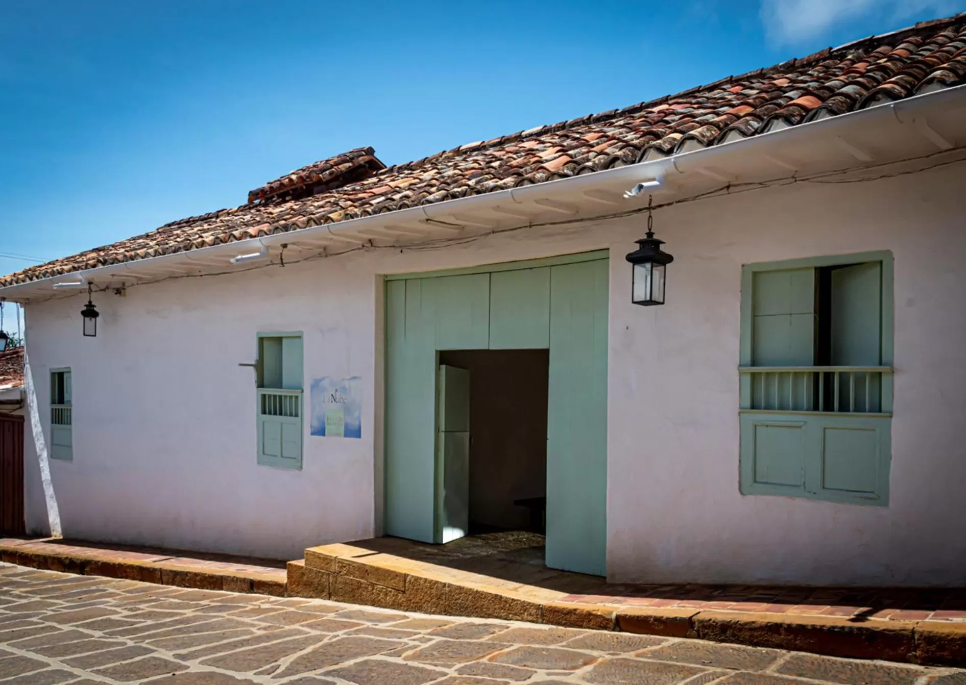 Facade/entrance in La Nube Posada