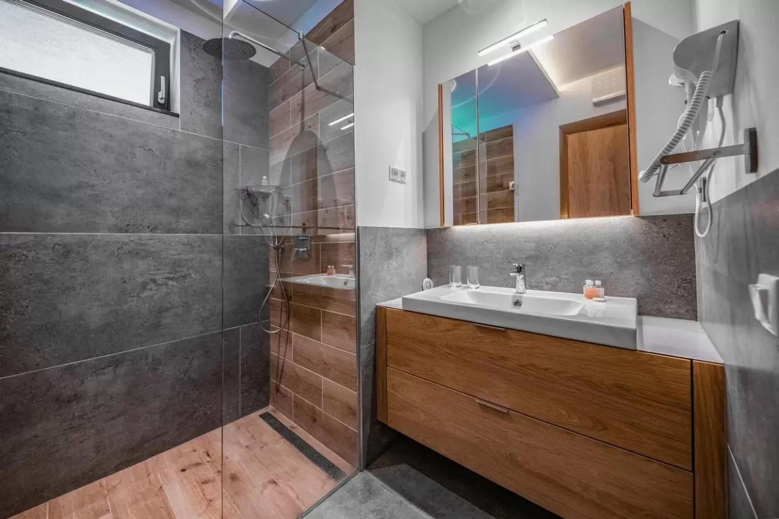 Suite with Pool View in H55 Suite with Pool View in H55