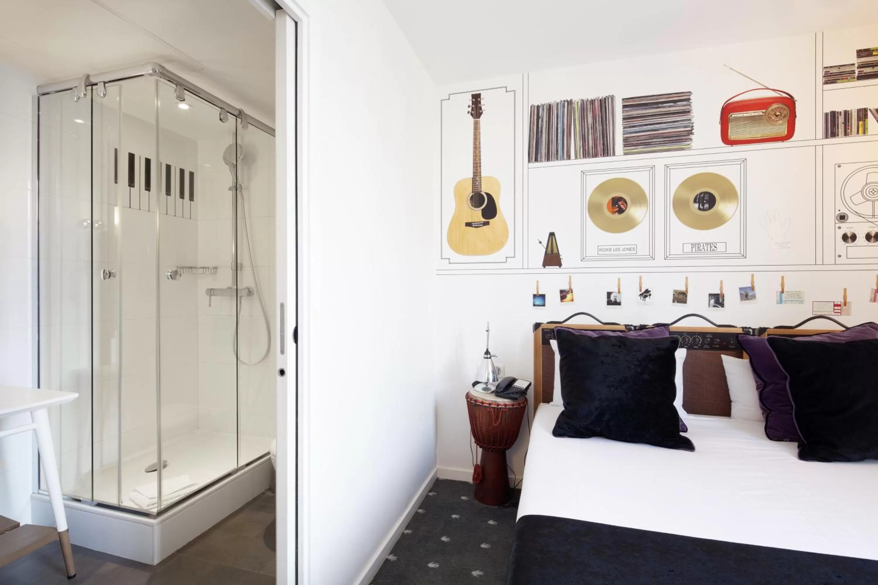 Decorative detail in Hôtel du Triangle d'Or