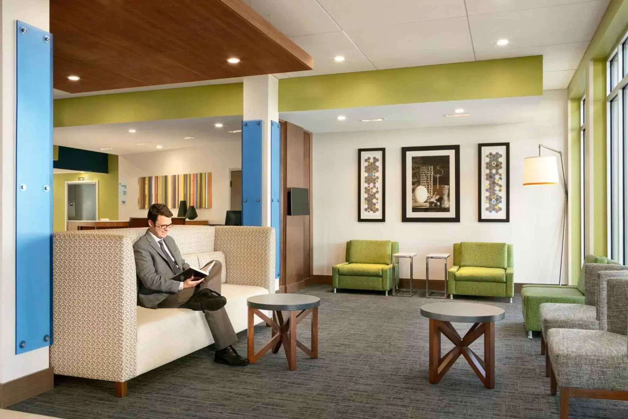 Lobby or reception in Holiday Inn Express & Suites Salisbury, an IHG Hotel