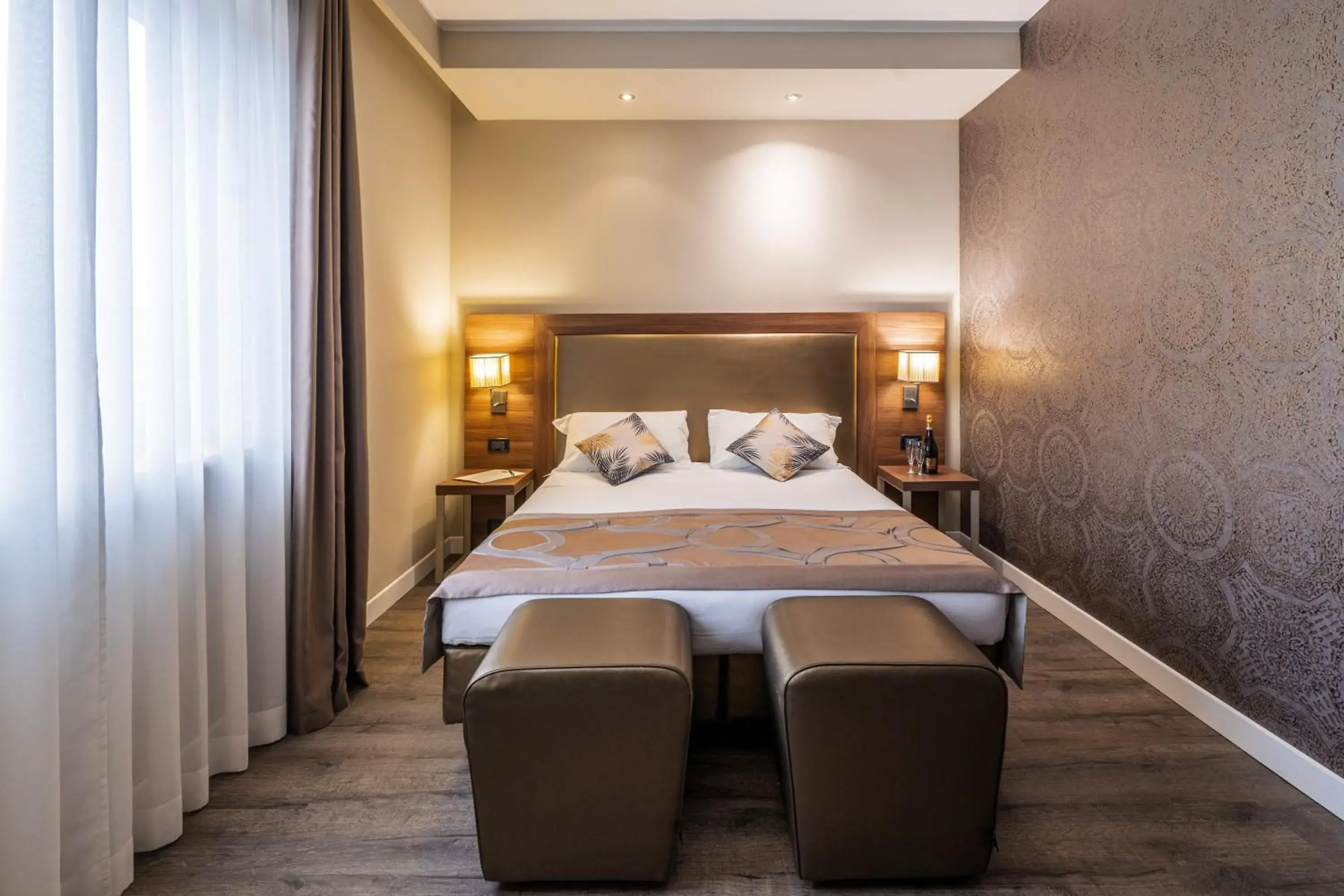 Bedroom, Bed in Smart Hotel Holiday