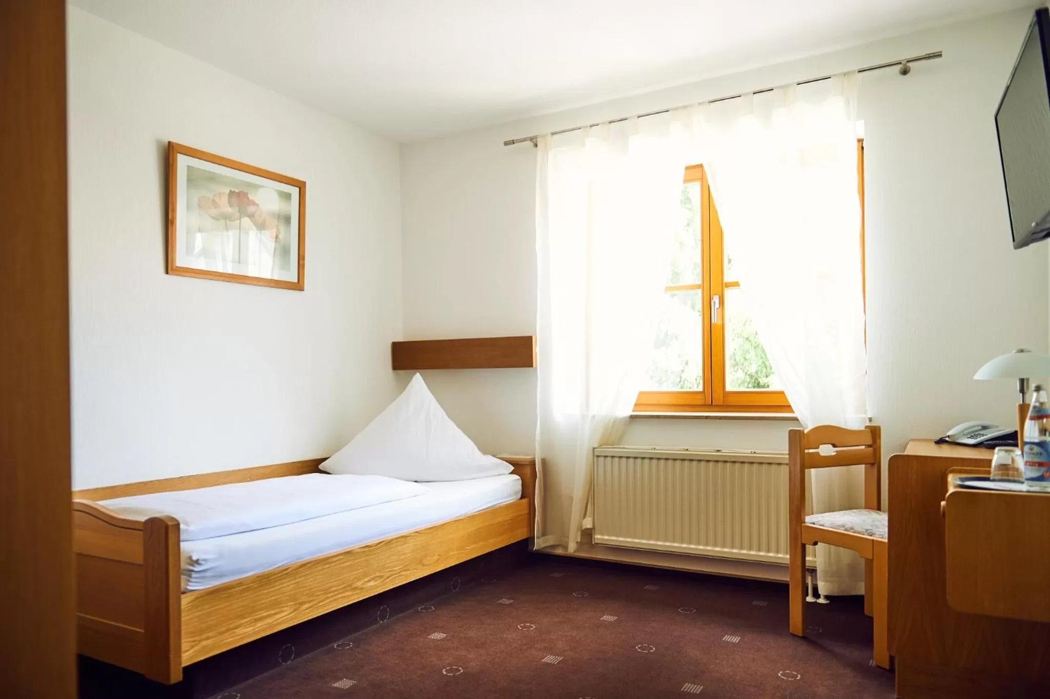 Day, Bed in ALTE LINDE Landhotel & Restaurant