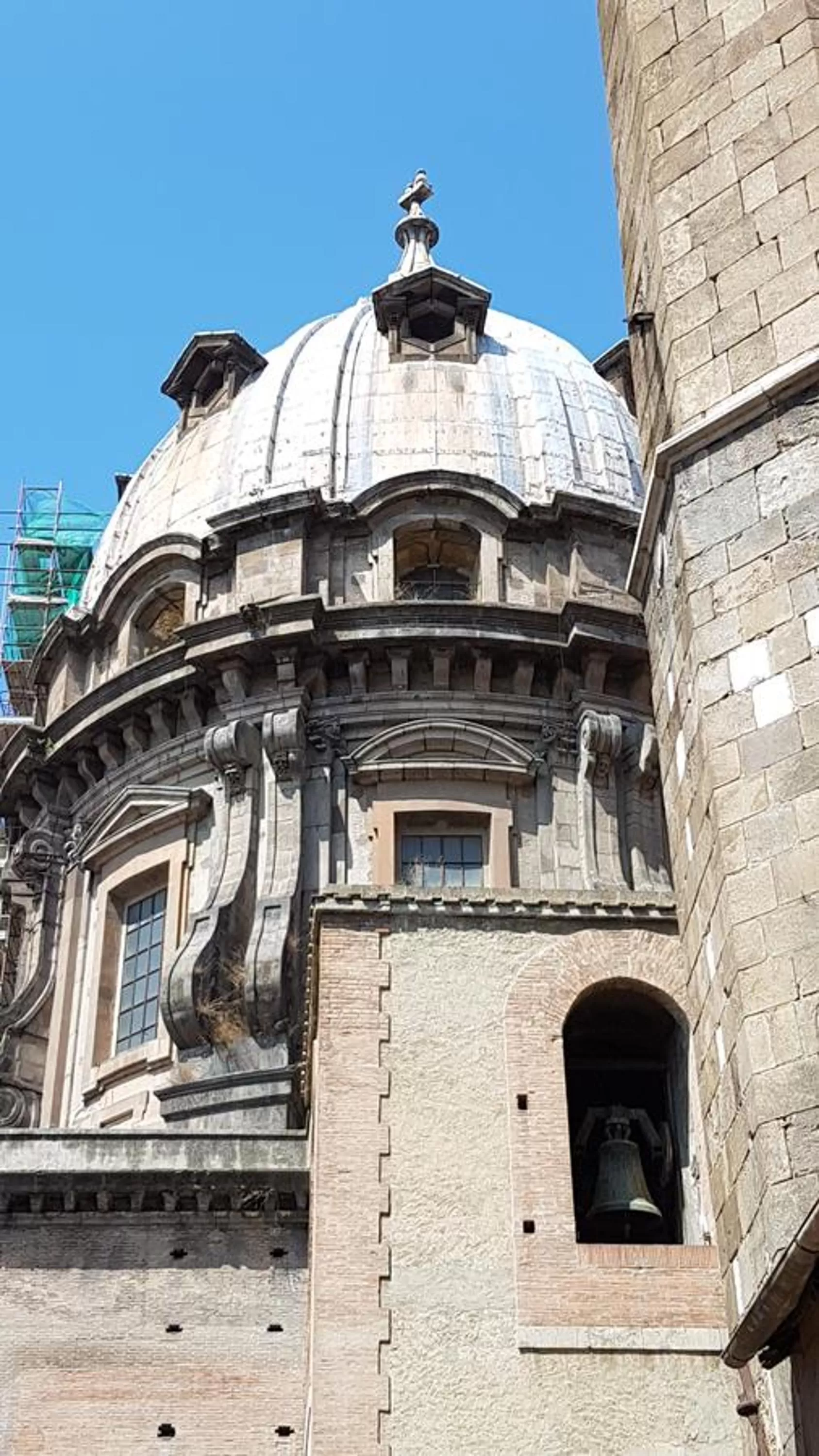 Neighbourhood in Il Miracolo