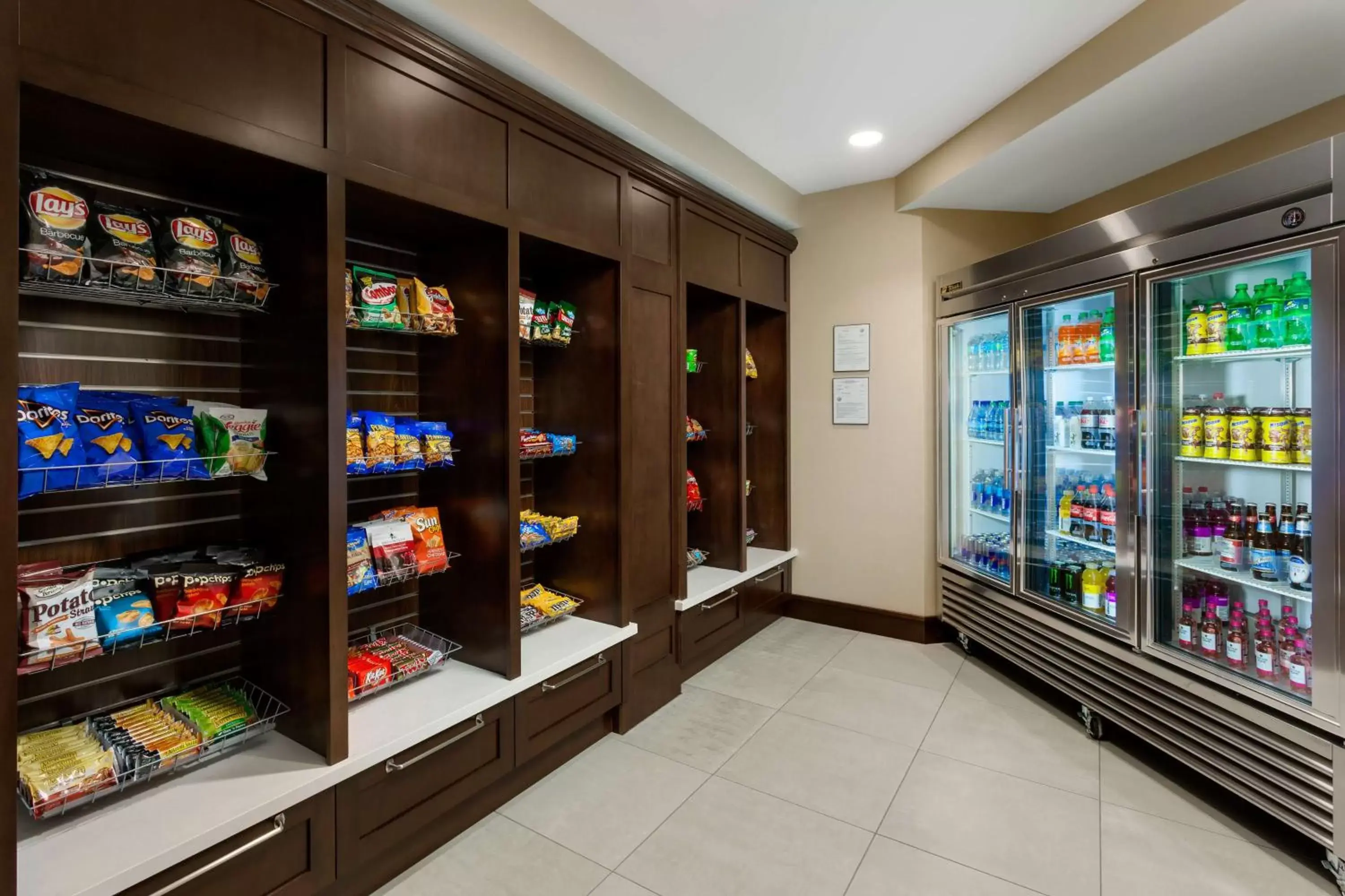 Dining area, Supermarket/Shops in Hilton Garden Inn Palo Alto