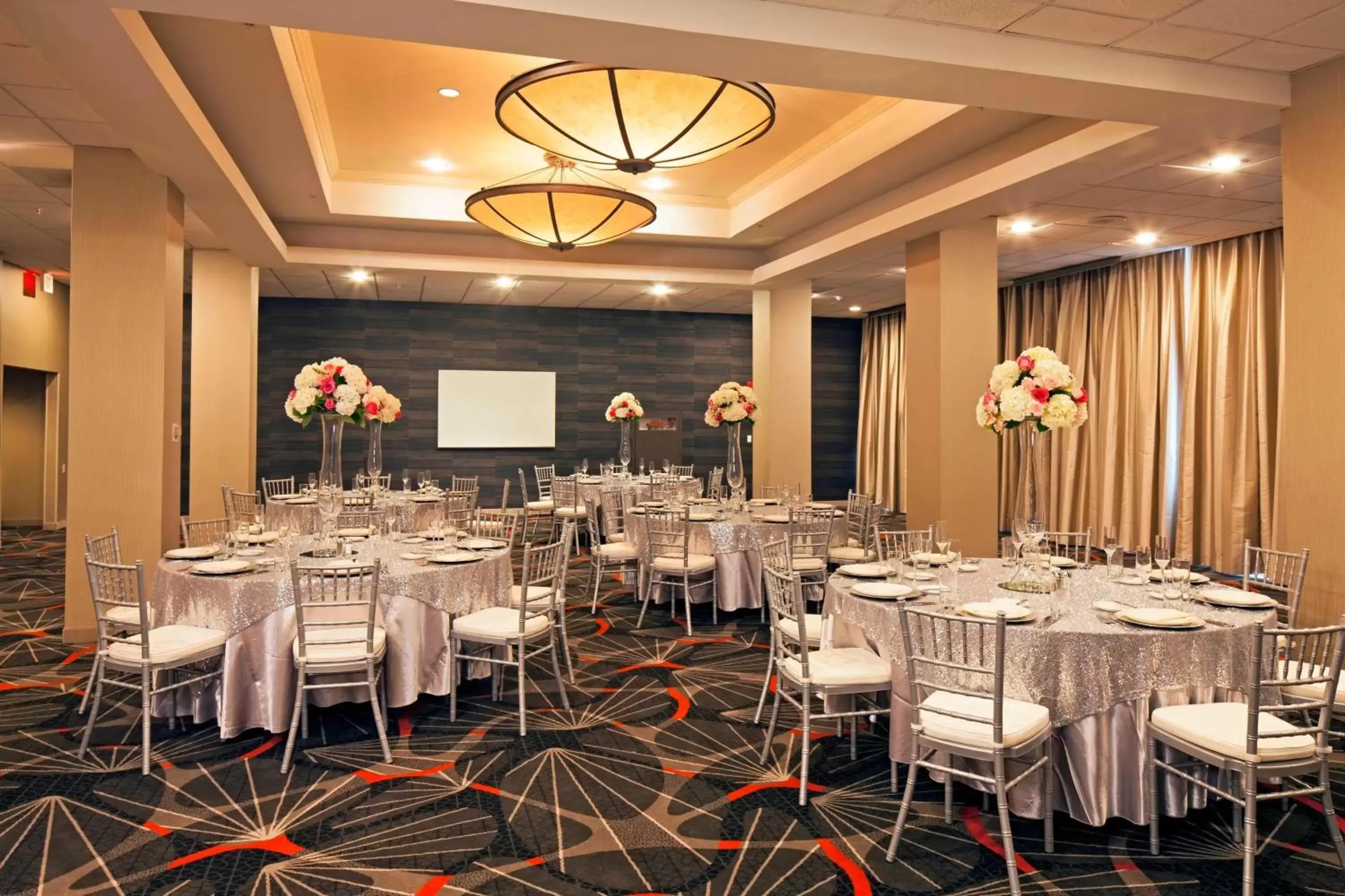 Meeting/conference room, Restaurant/Places to Eat in Courtyard by Marriott San Diego Mission Valley/Hotel Circle