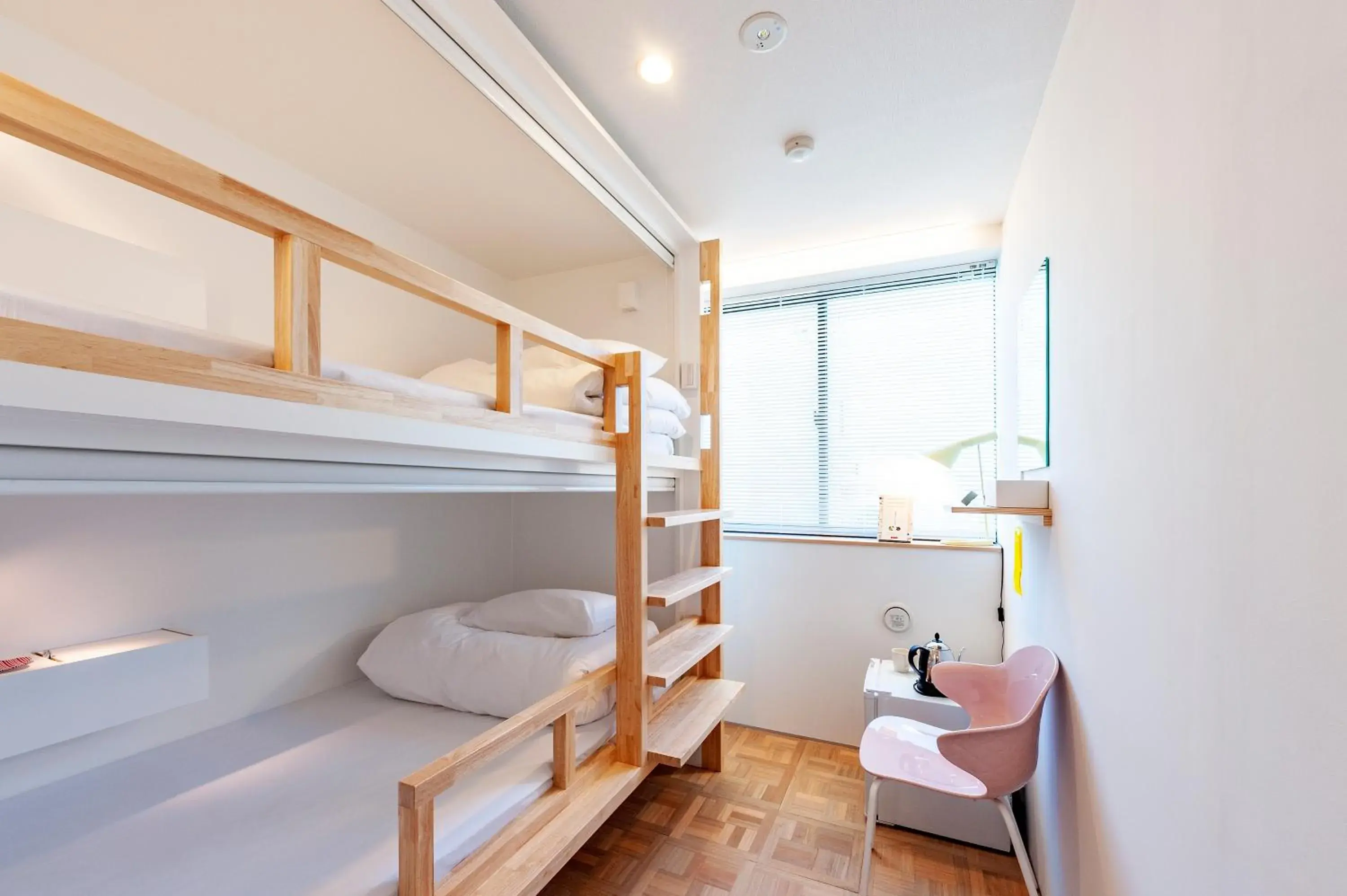 Photo of the whole room, Bunk Bed in plat hostel keikyu haneda home