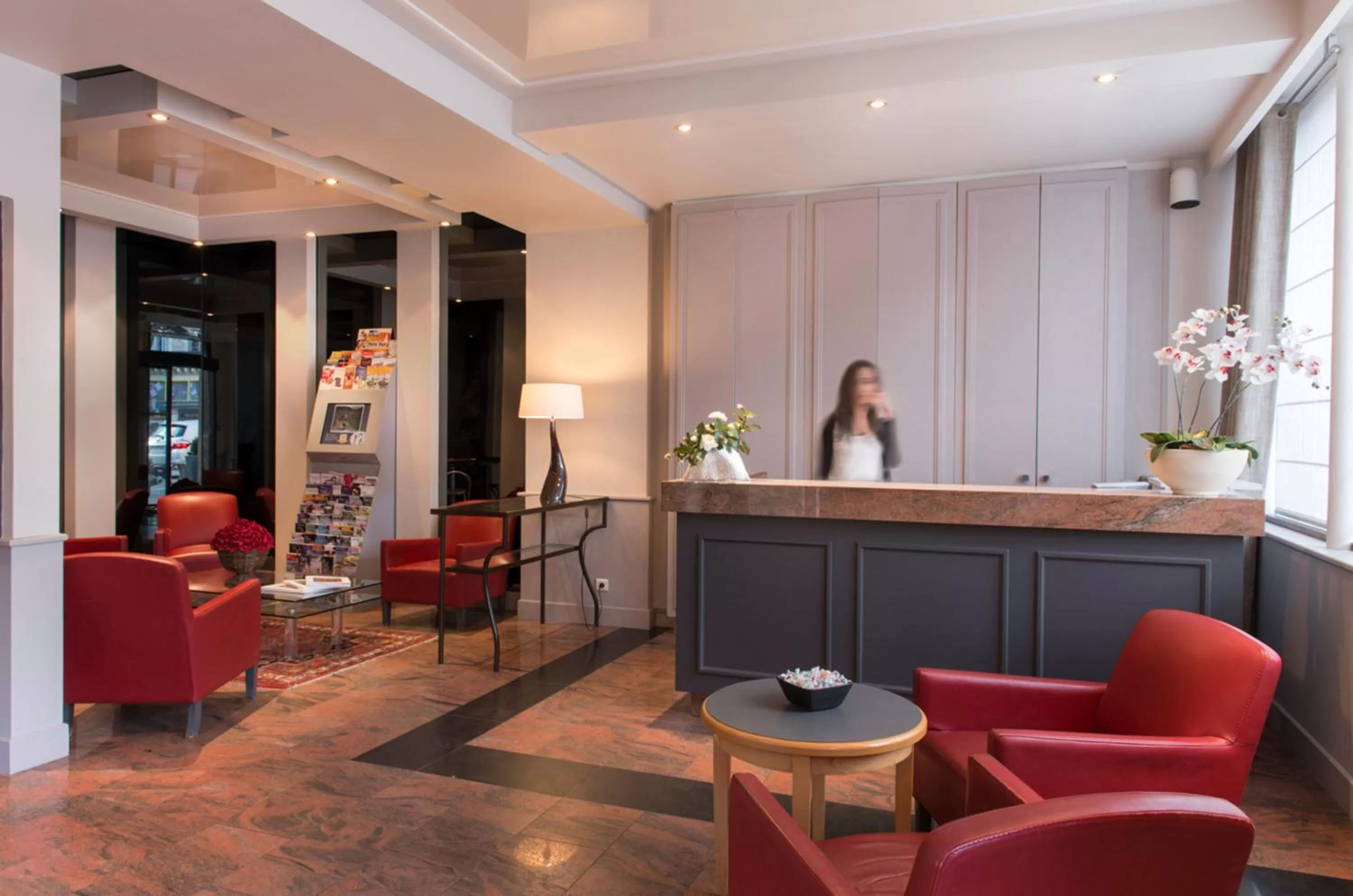 Lobby or reception in Hôtel de Genève