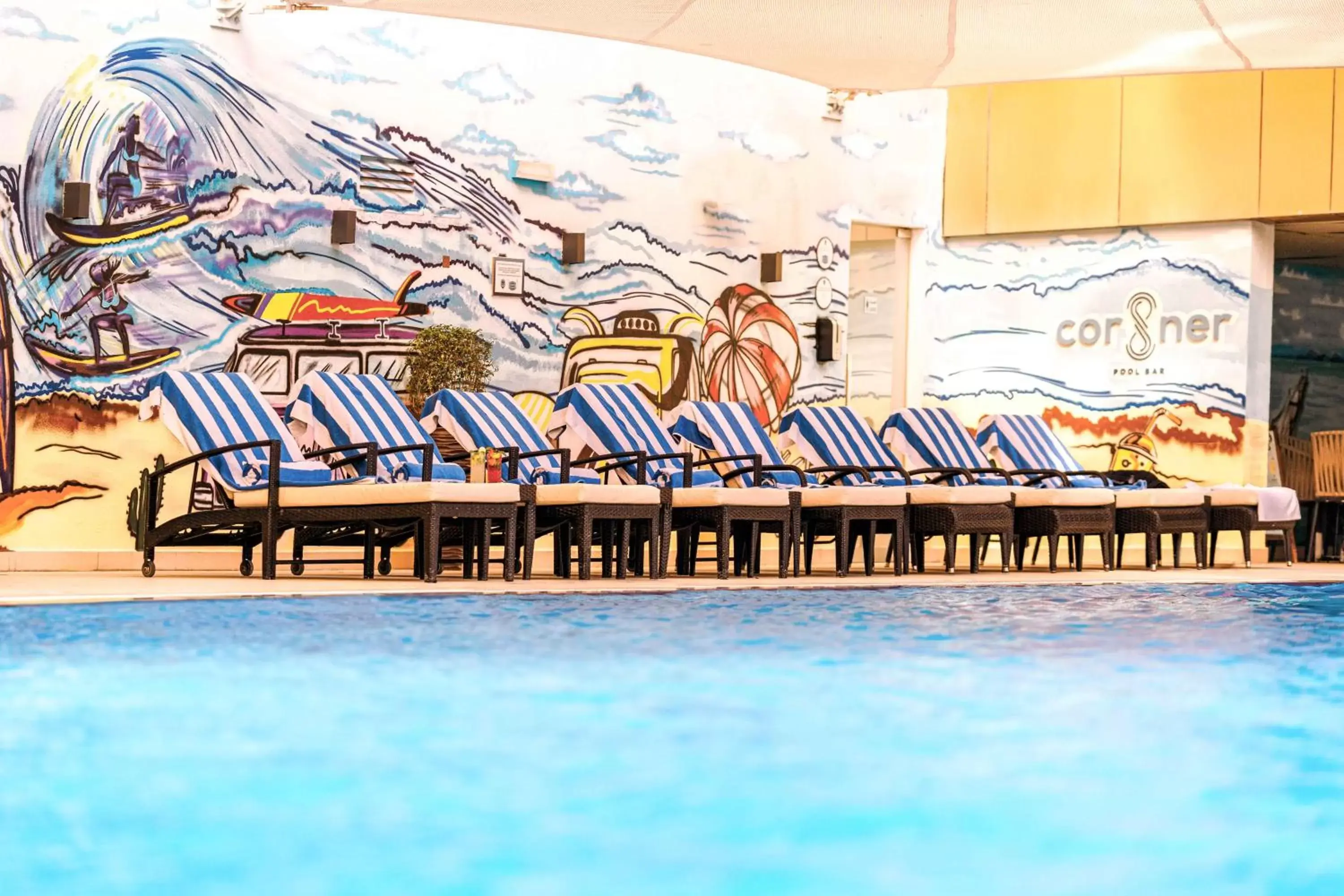 Swimming pool in Mercure Dubai Barsha Heights Hotel Suites