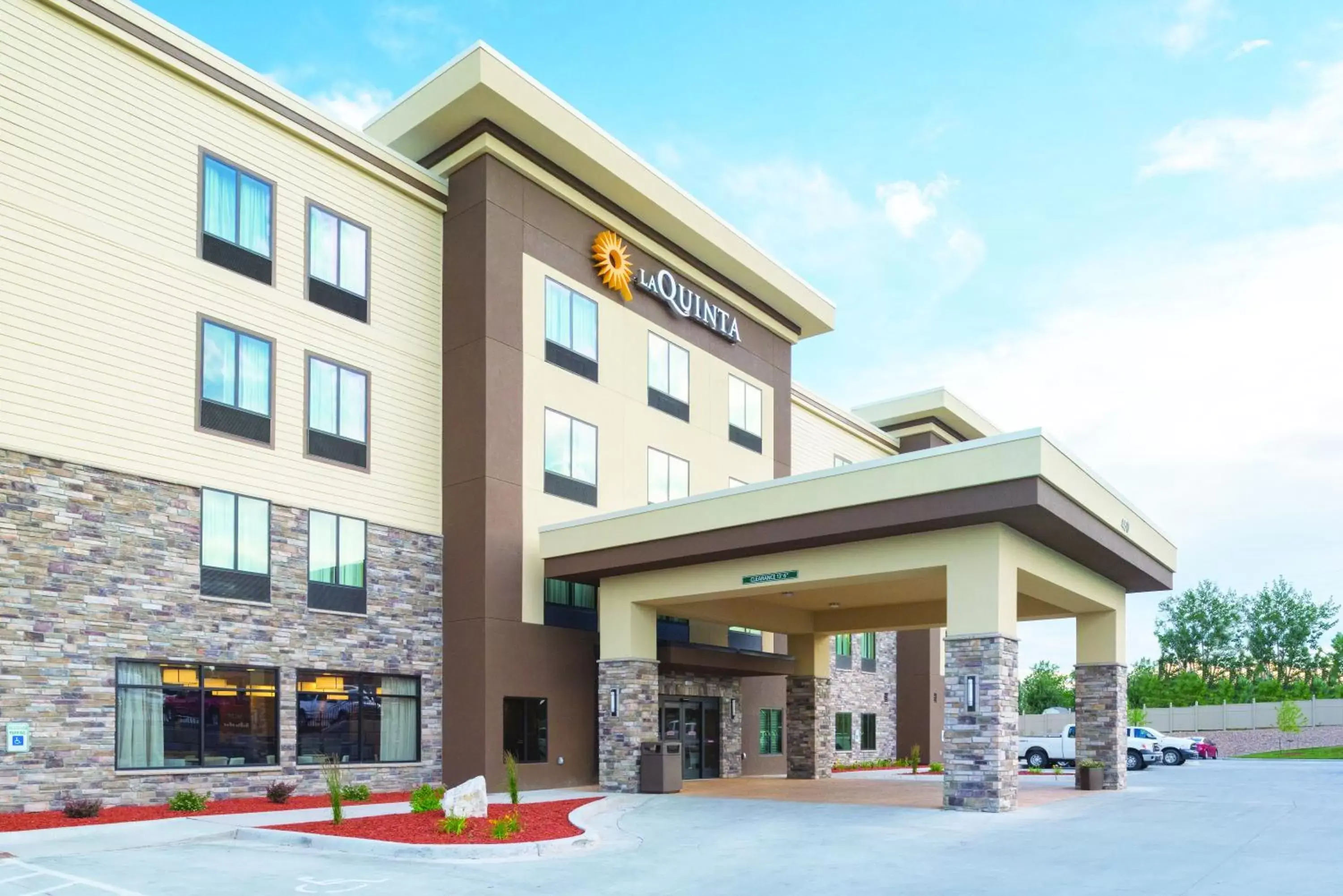 Property building in La Quinta by Wyndham Gillette Property building in La Quinta by Wyndham Gillette