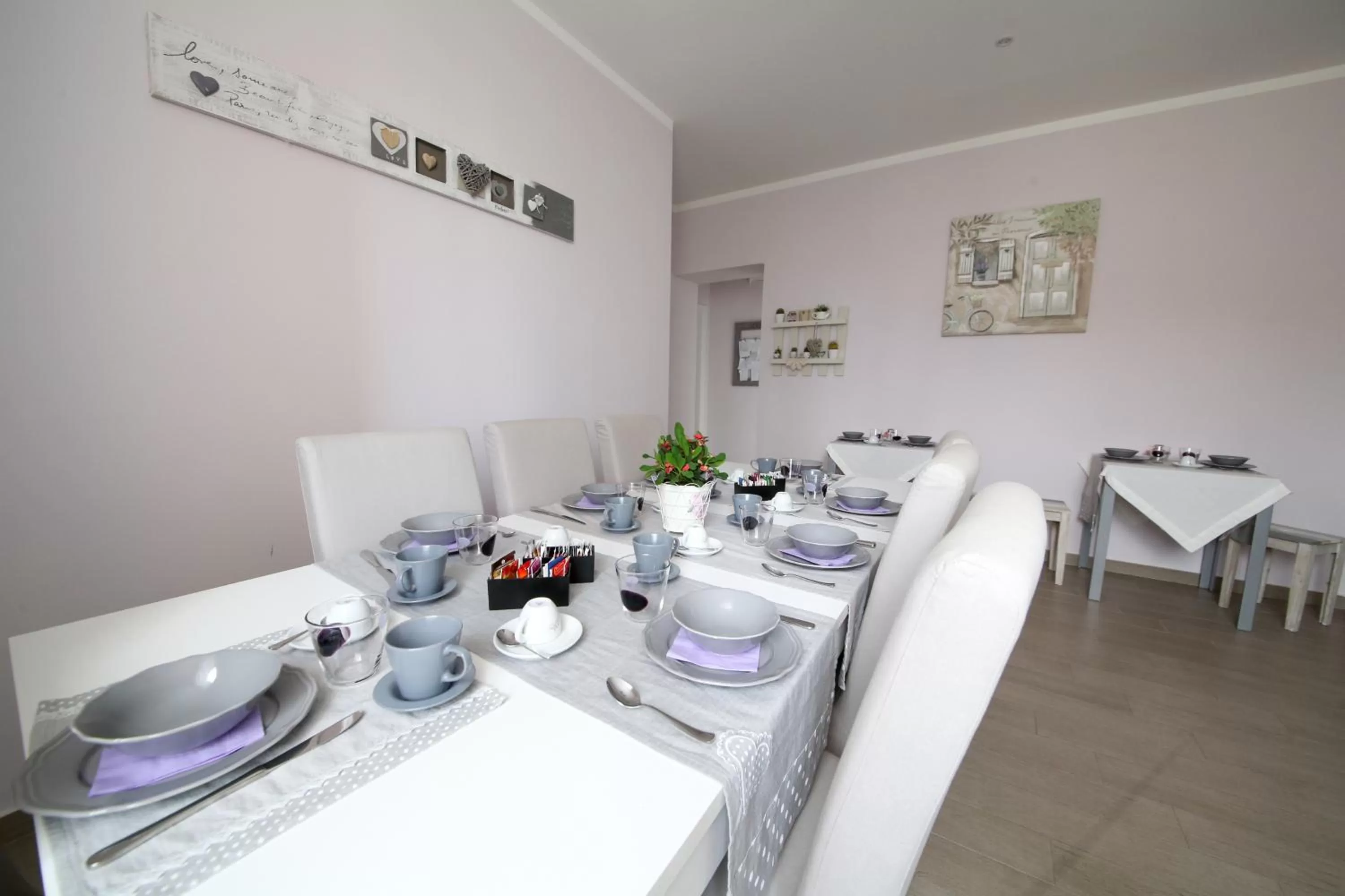 Restaurant/Places to Eat in La Vecchia Tenenza B&B