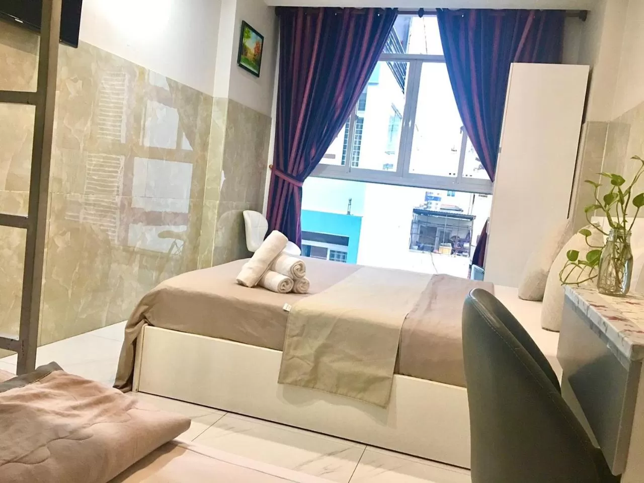 Bed in SaiGon CoZy Hotel "241 Pham Ngu Lao Street''