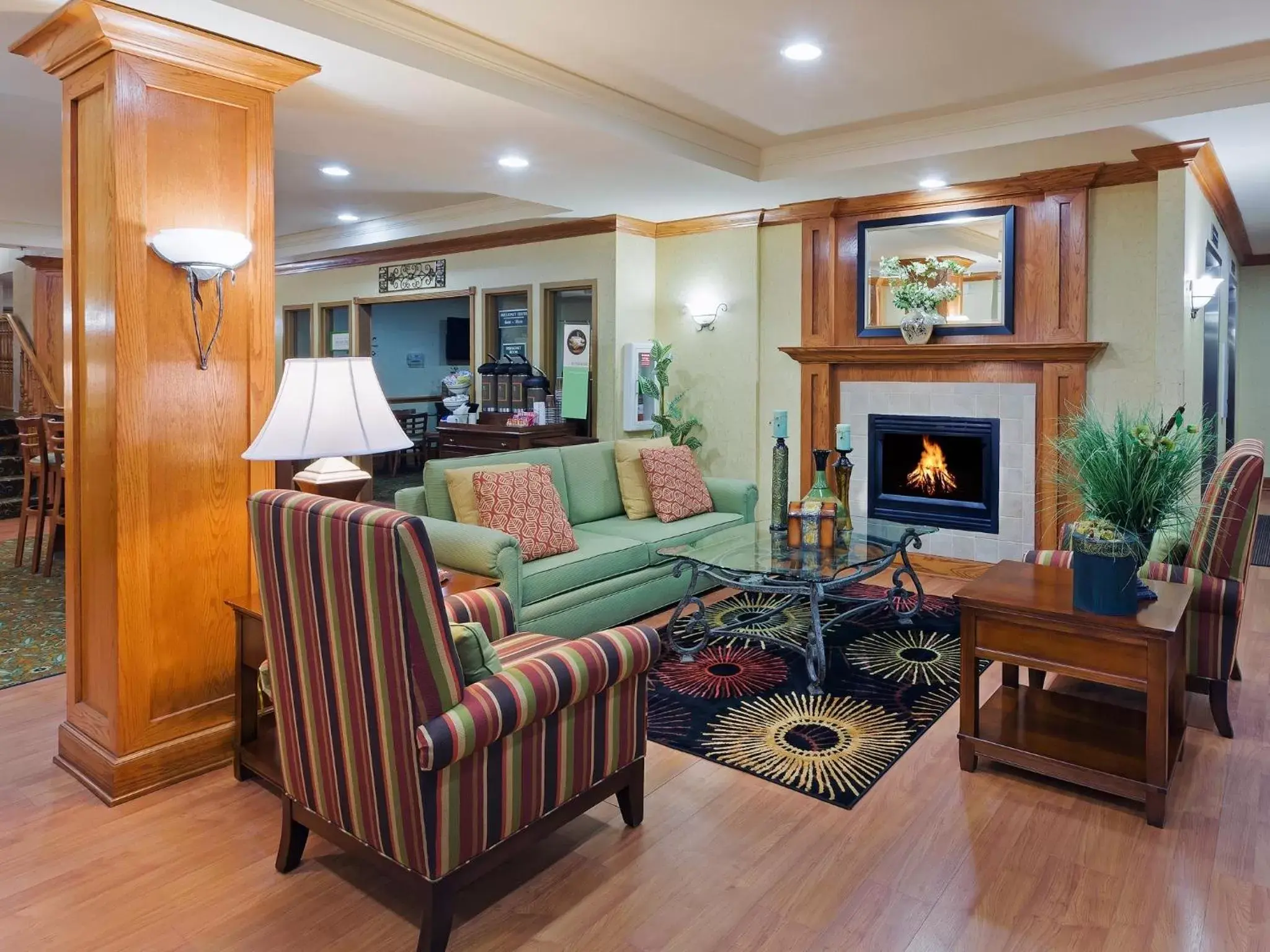 Lobby or reception, Seating Area in Country Inn & Suites by Radisson, Oklahoma City at Northwest Expressway, OK