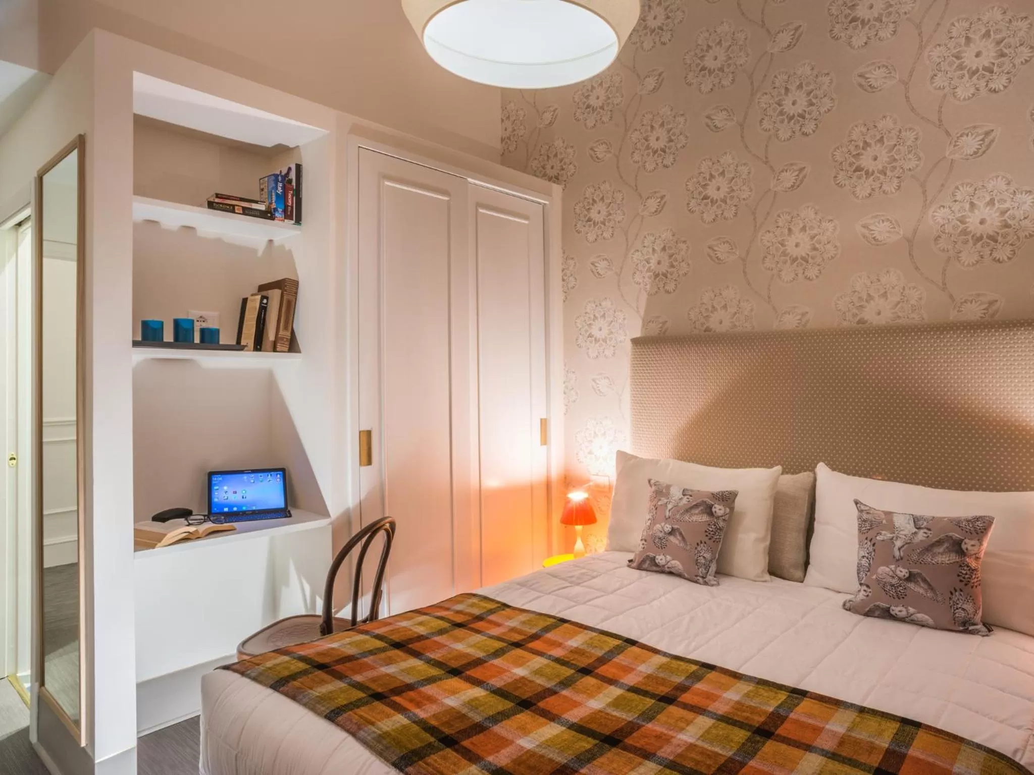 Bedroom, Bed in Alfieri9