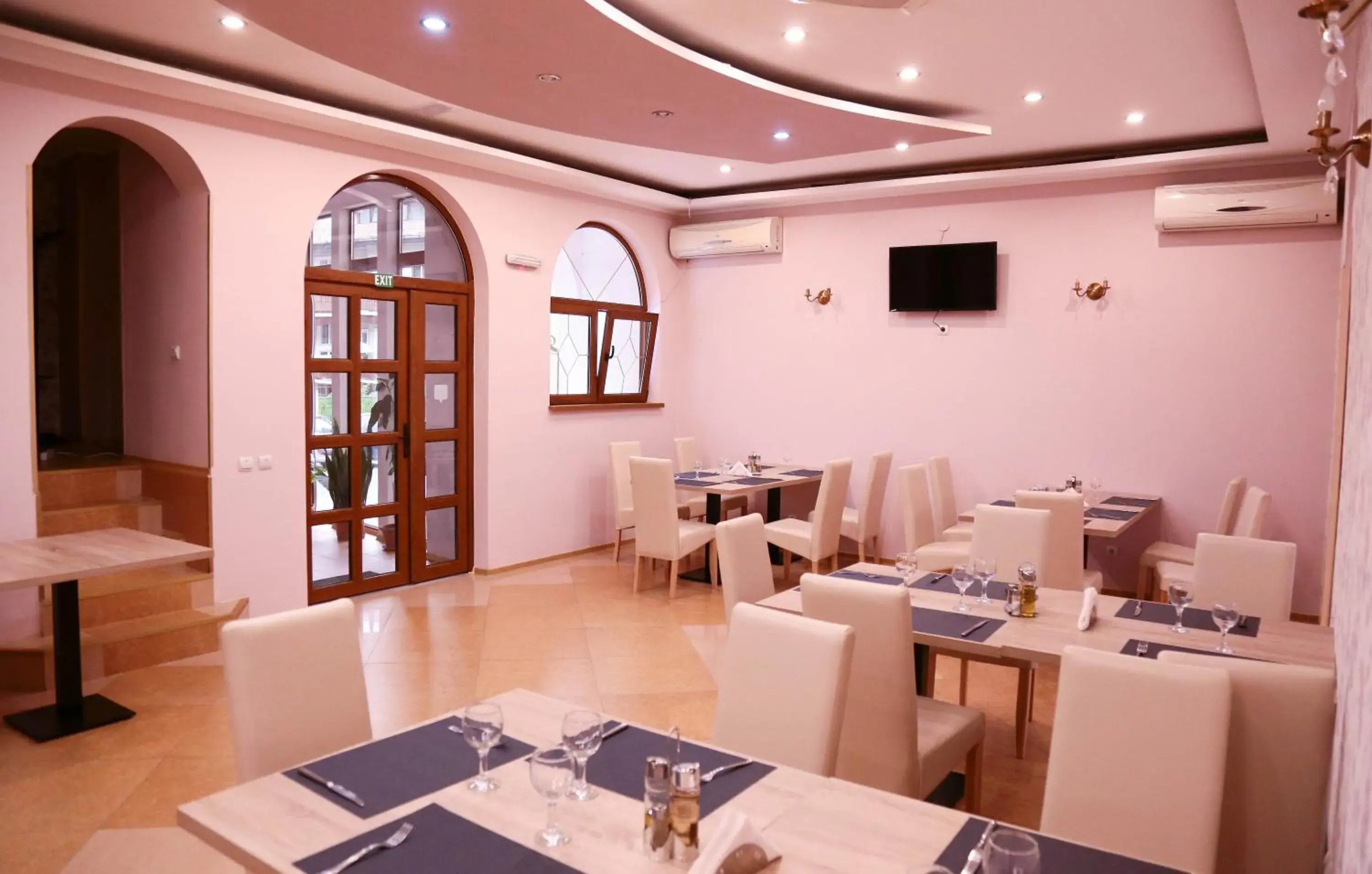 Restaurant/Places to Eat in Hotel Apollonia