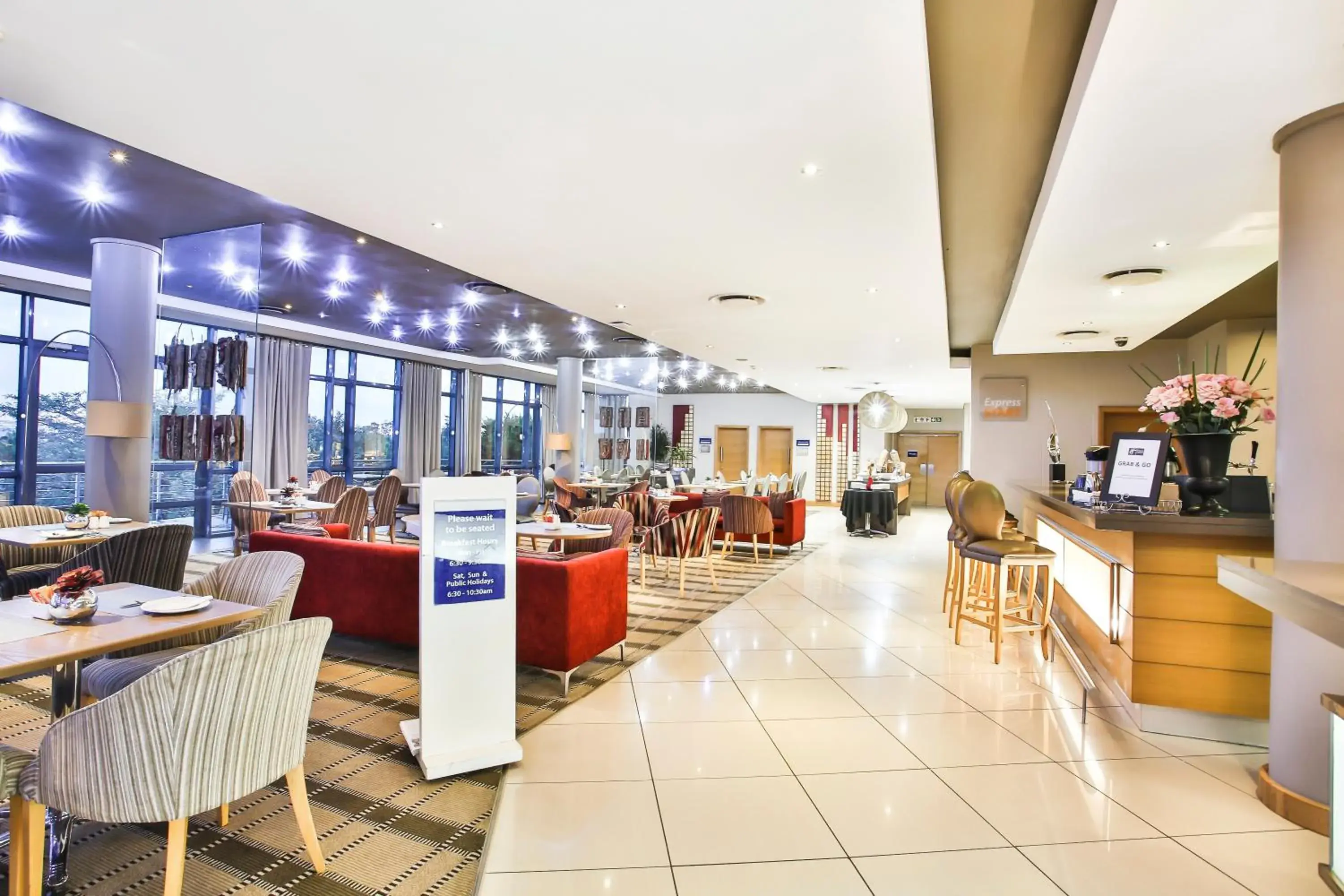 Restaurant/Places to Eat in Holiday Inn Express Sandton-Woodmead, an IHG Hotel