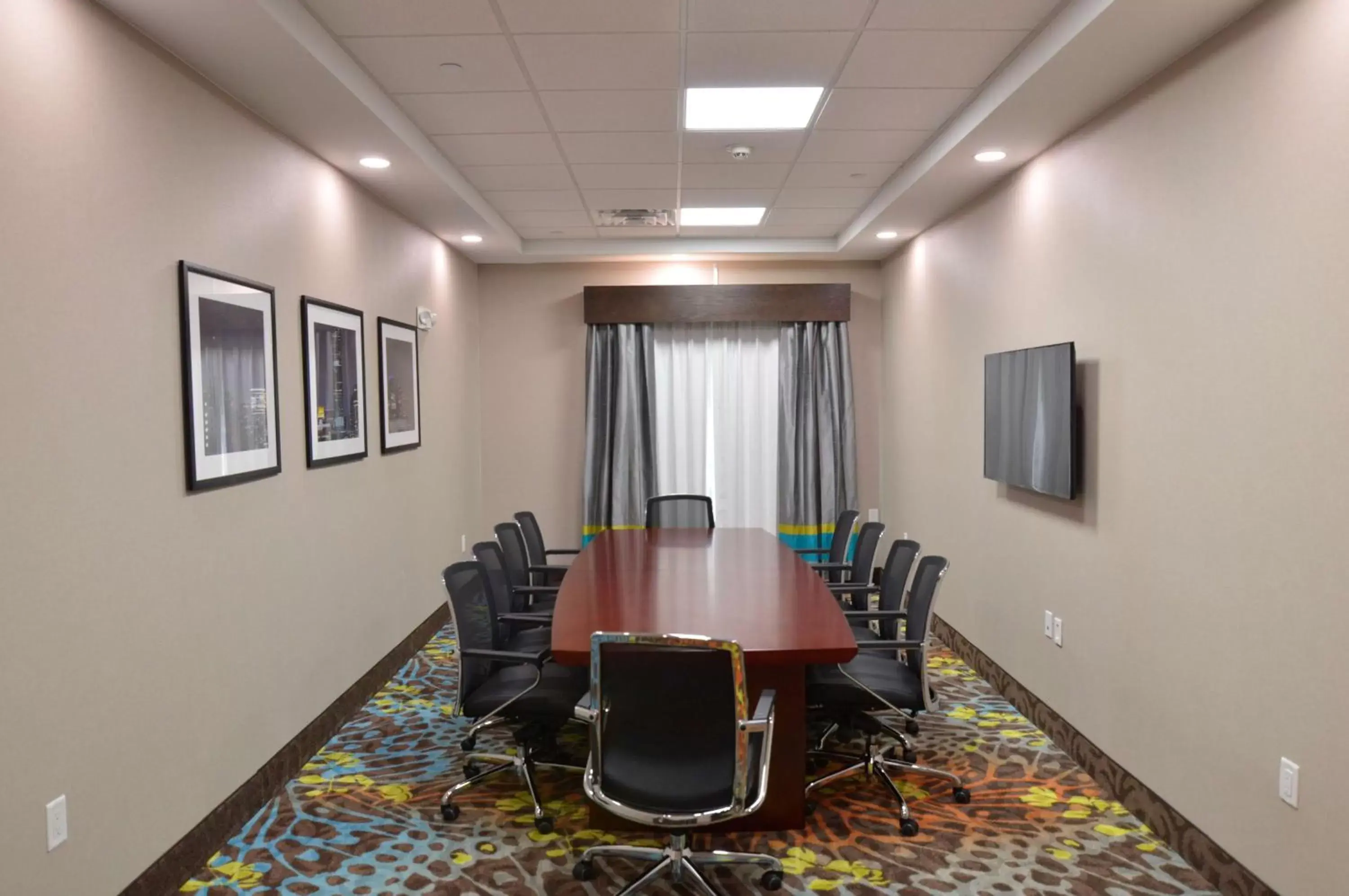 Business facilities in Best Western Plus Pasadena Inn & Suites